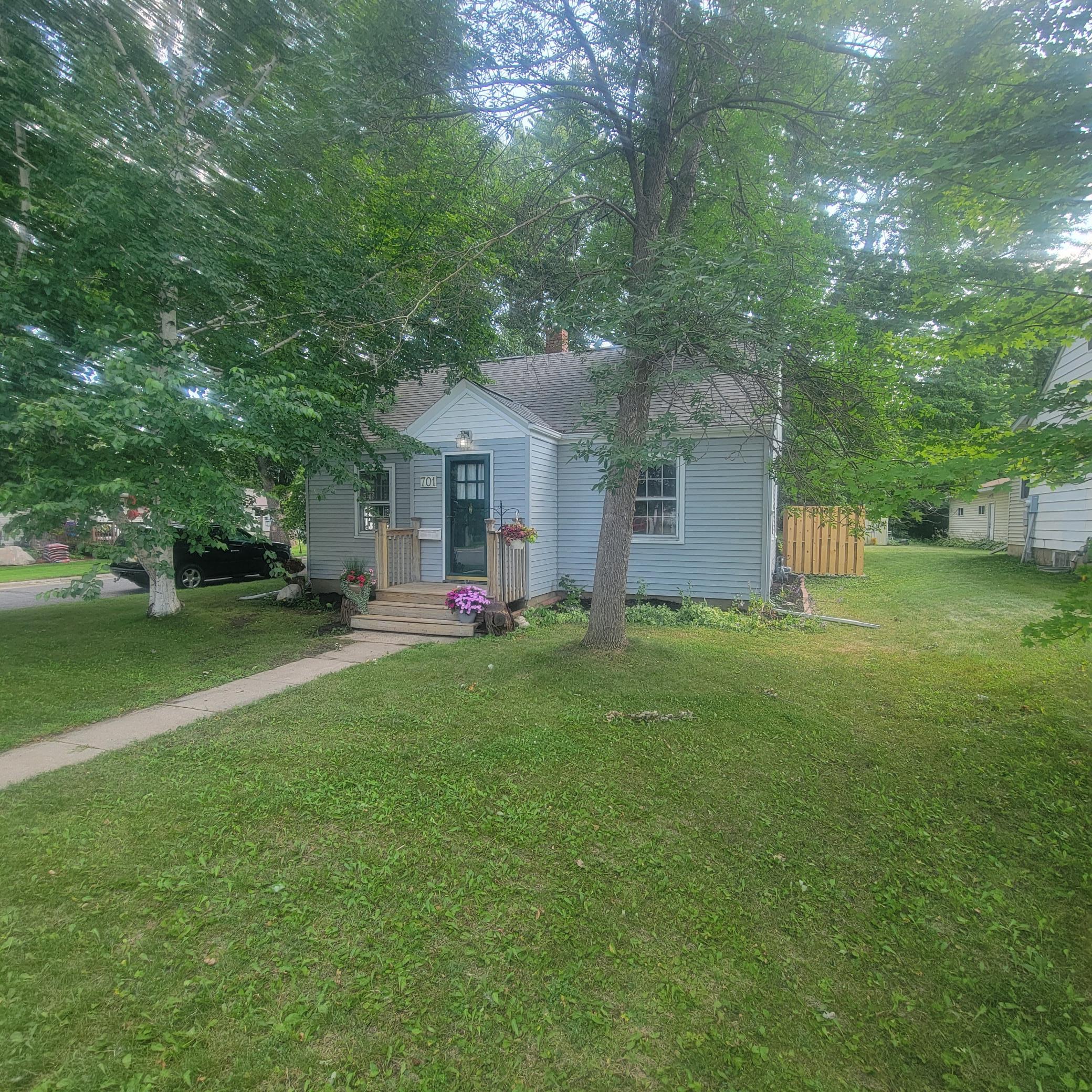 2nd image of 701 W Laurel St, Fergus Falls, MN 56537 | MLS# 7112995