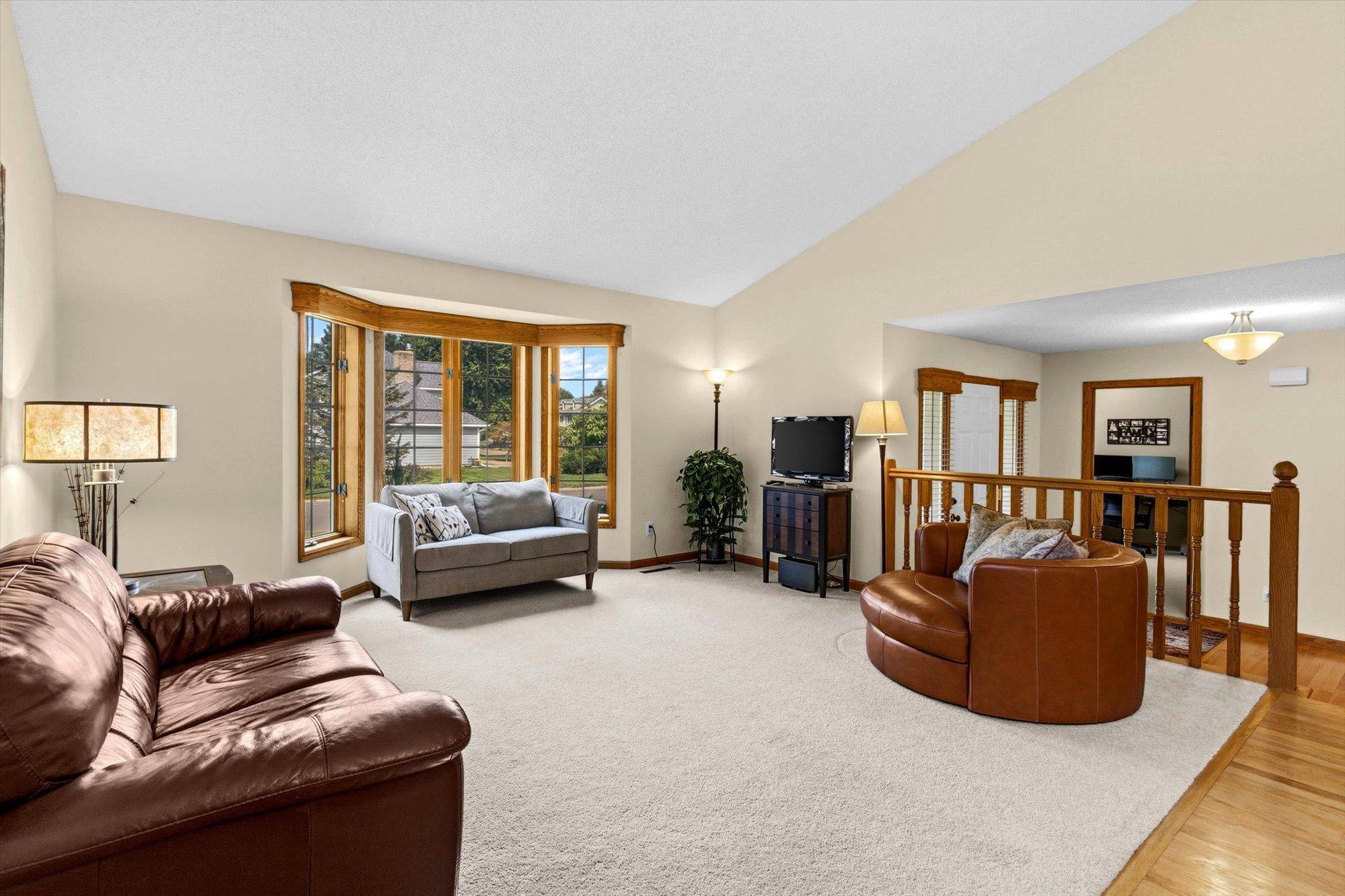 3rd image of 1240 Bucher Ave, Saint Paul, MN 55126 | MLS# 7113125