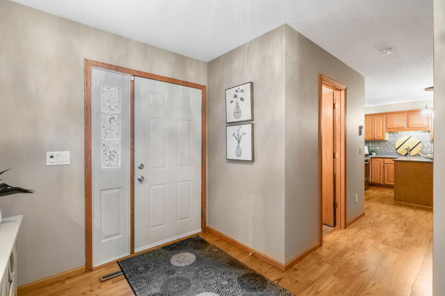 4th image of 13108 Gemstone Ct, Saint Paul, MN 55124 | MLS# 7113136