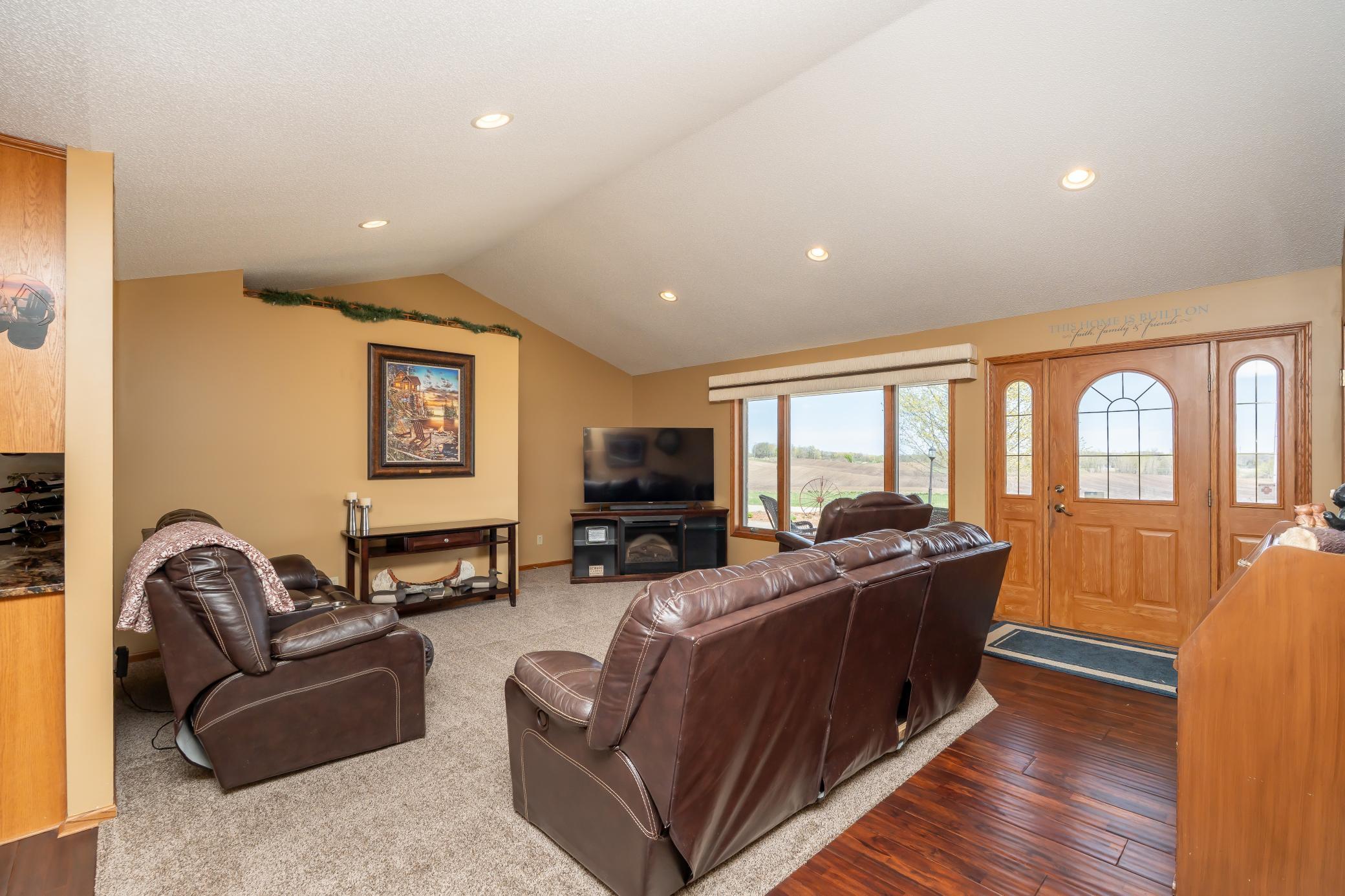 5th image of 7195 County Road 10 E, Chaska, MN 55318 | MLS# 7113141
