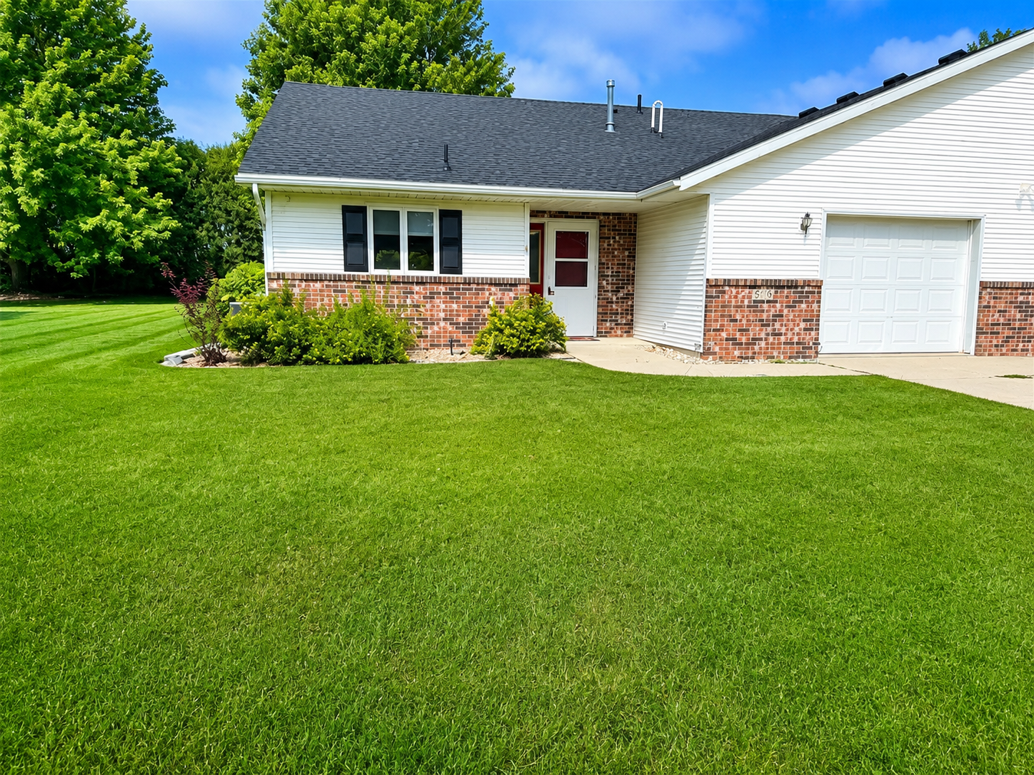 1st image of 2608 10th St Sw, Willmar, MN 56201 | MLS# 7113156