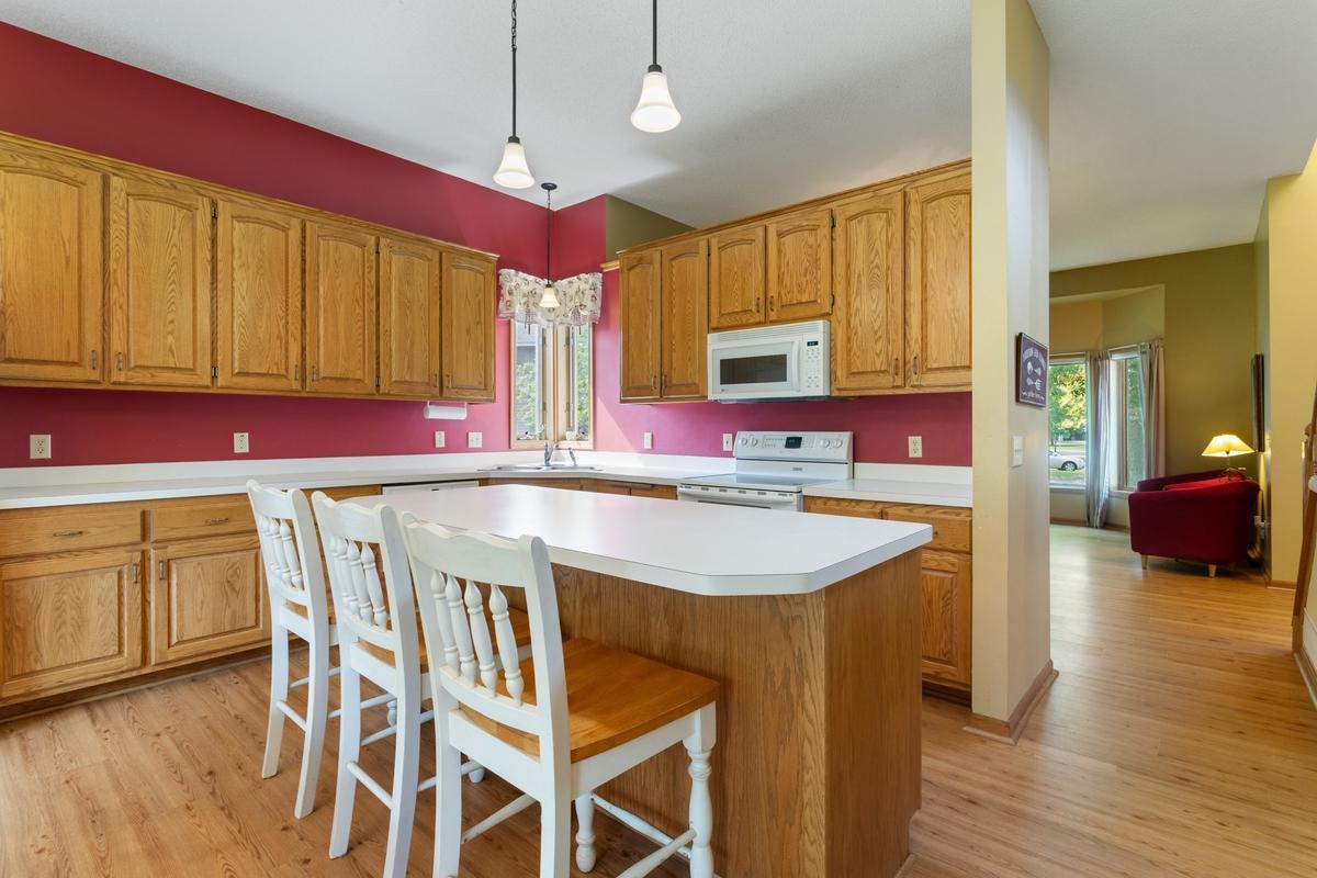 3rd image of 9112 Dunbar Knl N, Brooklyn Park, MN 55443 | MLS# 7113284