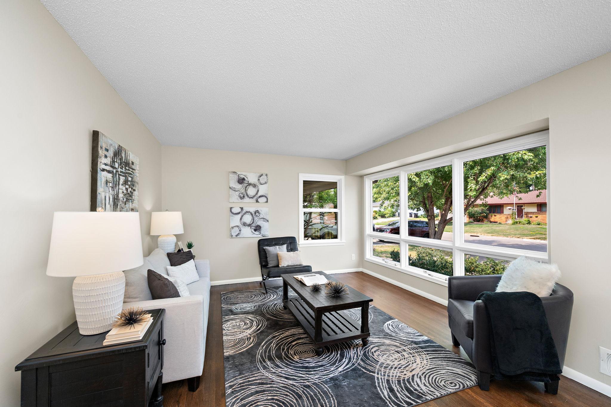 3rd image of 1194 Ruggles St, Saint Paul, MN 55113 | MLS# 7113319