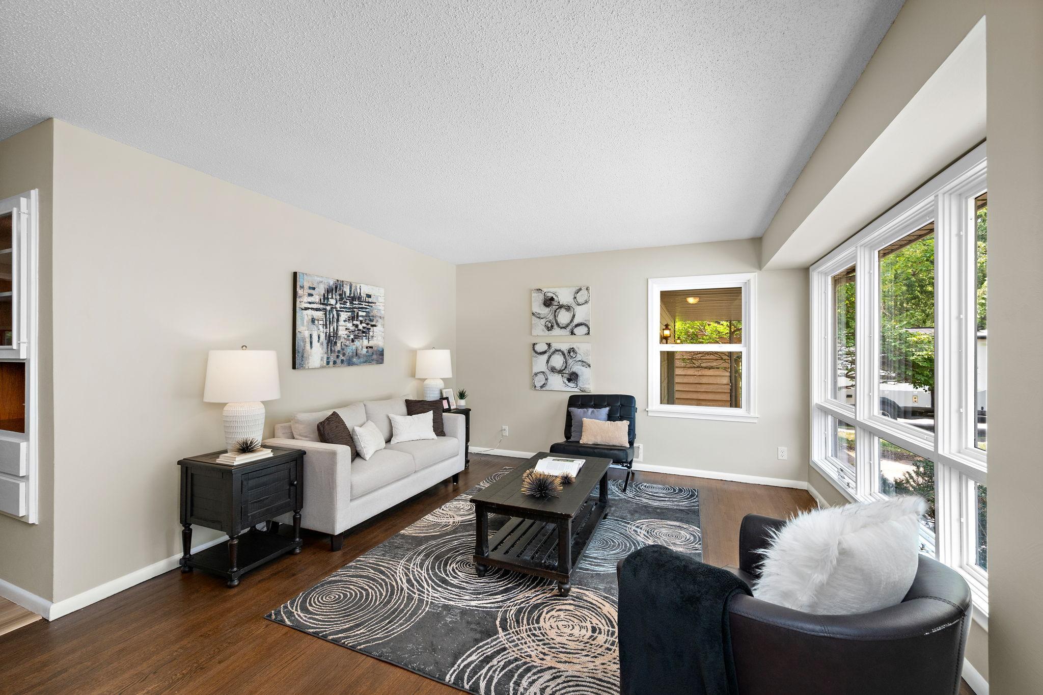 2nd image of 1194 Ruggles St, Saint Paul, MN 55113 | MLS# 7113319