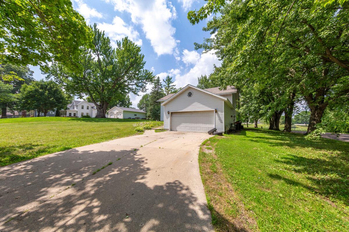 31st image of 202 S Nicollet St, Winthrop, MN 55396 | MLS# 7113358