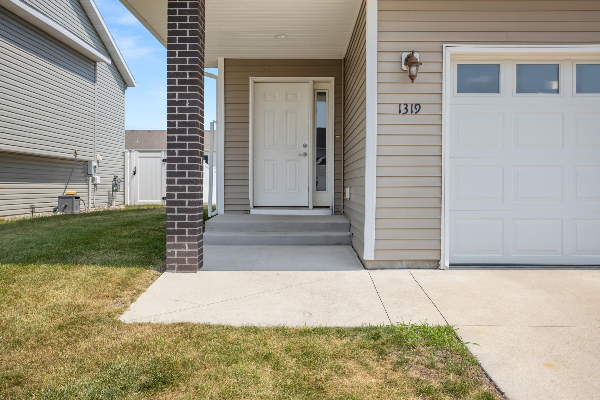 3rd image of 1319 13Th St W, West Fargo, ND 58078 | MLS# 7113372