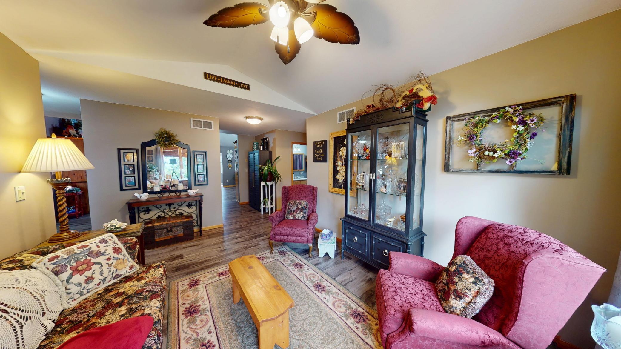 3rd image of 1906 Greenwood Dr, Albert Lea, MN 56007 | MLS# 7113395