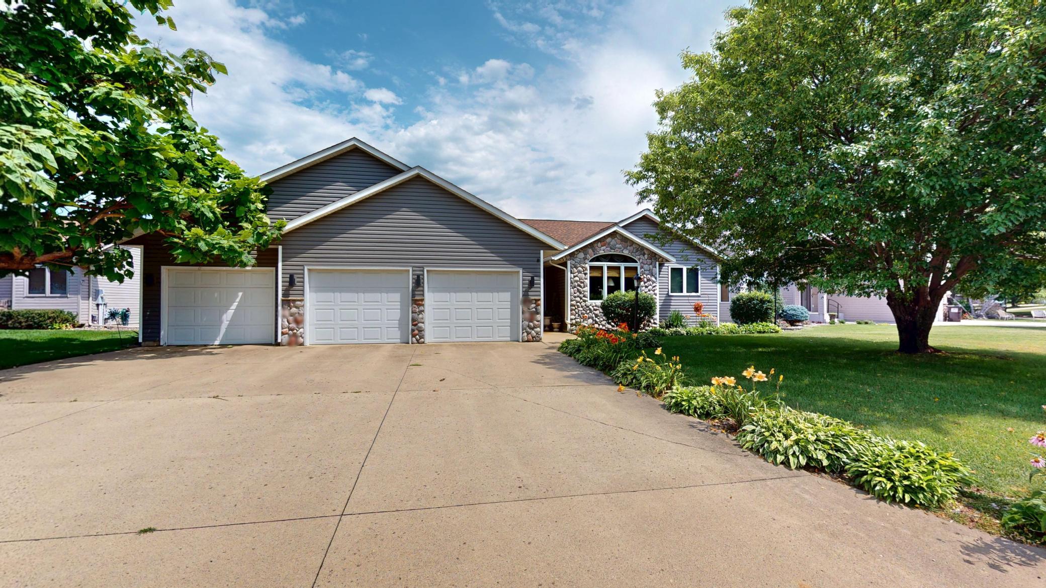 1st image of 1906 Greenwood Dr, Albert Lea, MN 56007 | MLS# 7113395