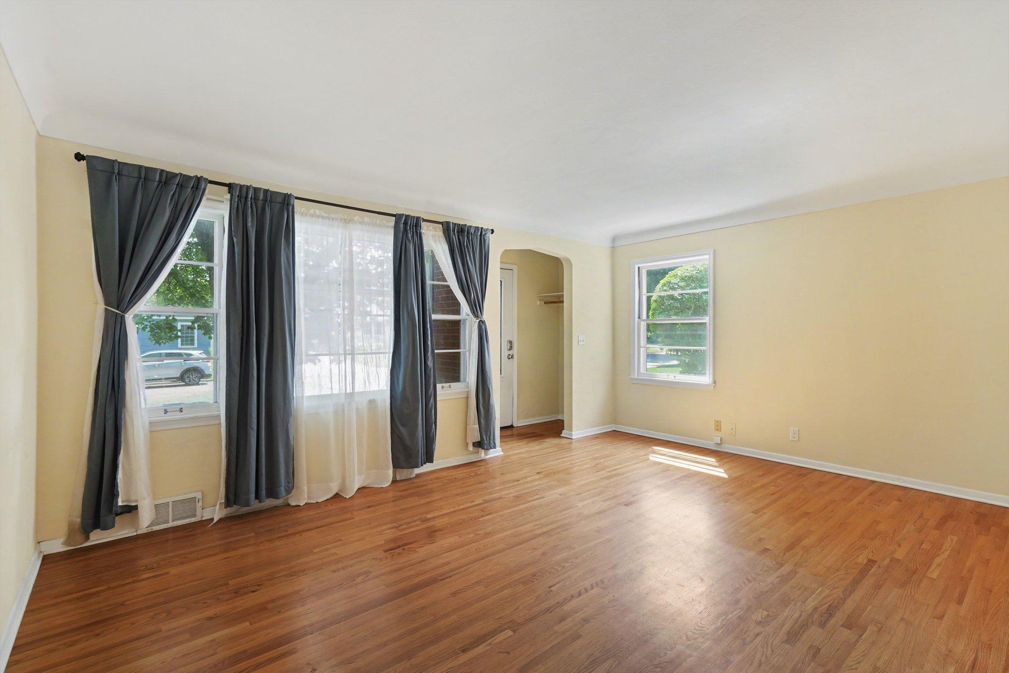 3rd image of 1769 Pleasant St, Saint Paul, MN 55113 | MLS# 7113417