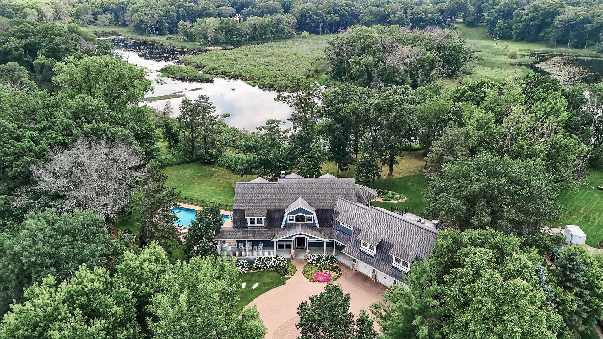 3rd image of 9 Hillary Farm Ln, Saint Paul, MN 55110 | MLS# 7113422