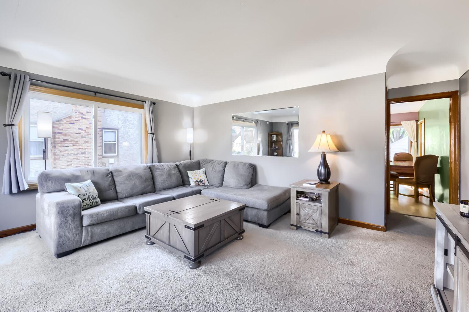 3rd image of 824 6Th Ave S, South Saint Paul, MN 55075 | MLS# 7113435