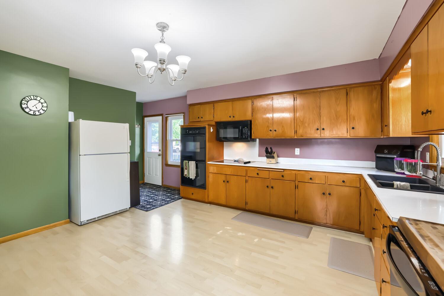 5th image of 824 6Th Ave S, South Saint Paul, MN 55075 | MLS# 7113435