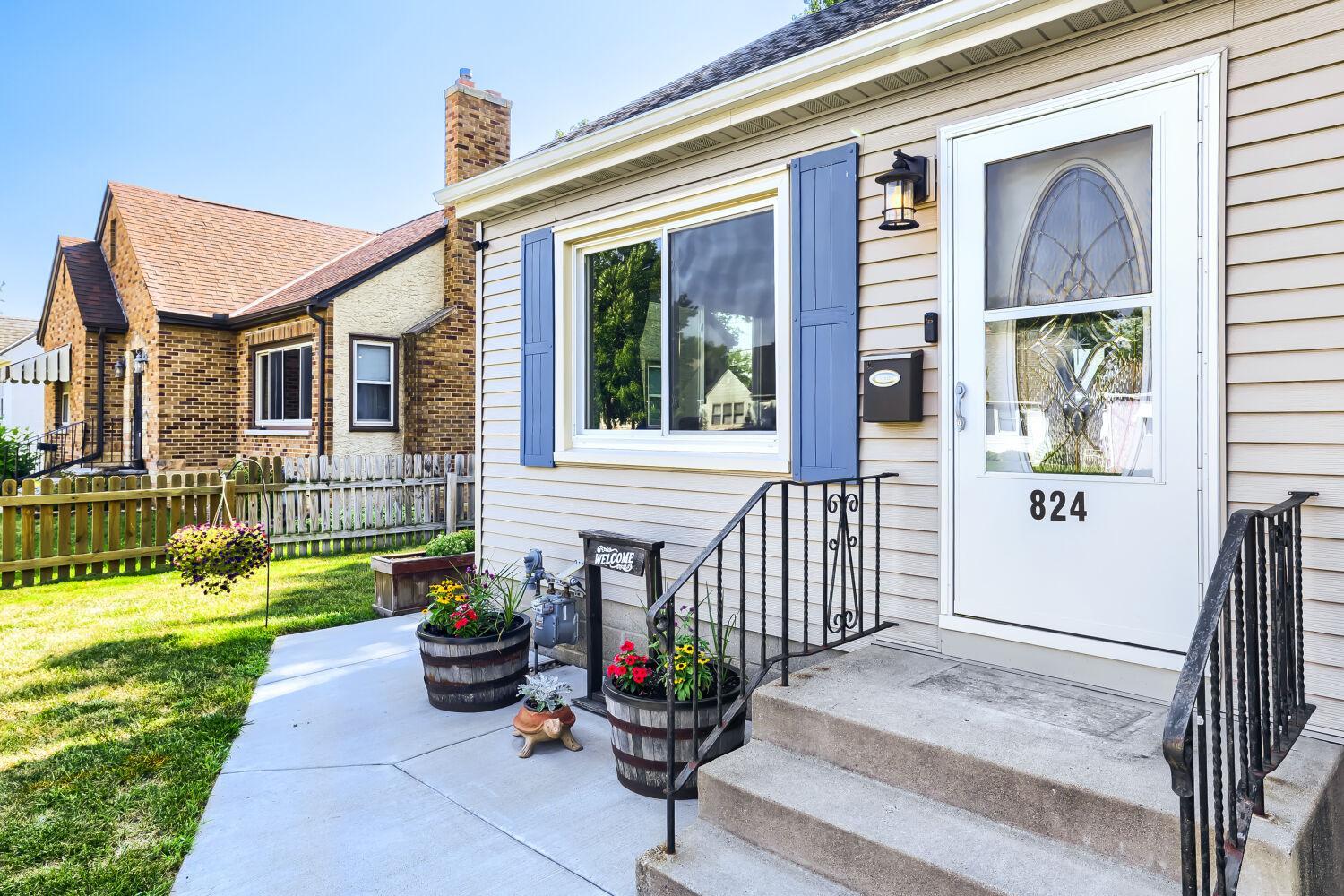 28th image of 824 6th Ave S, South Saint Paul, MN 55075 | MLS# 7113435