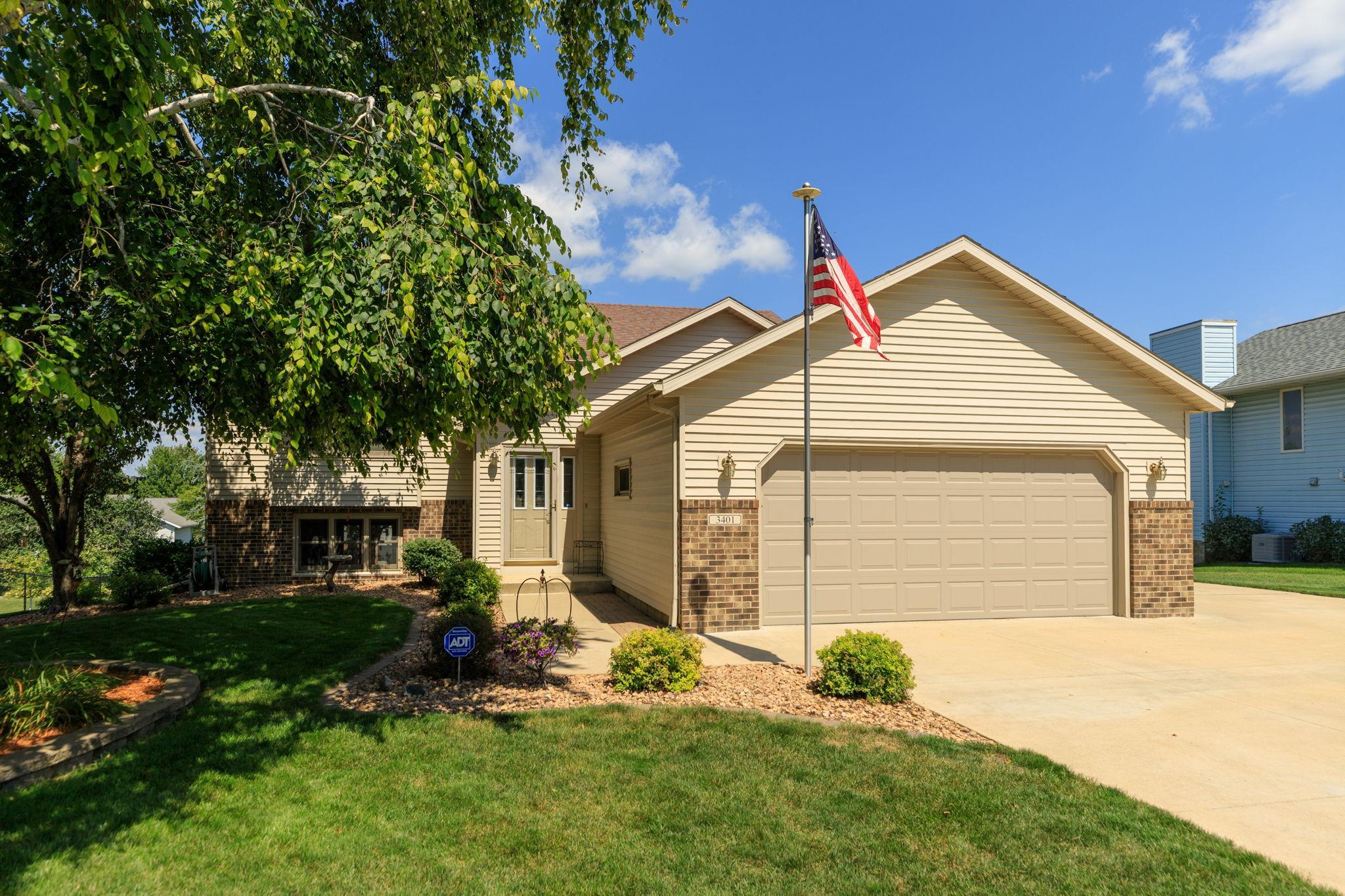 1st image of 3401 Arbor Dr Nw, Rochester, MN 55901 | MLS# 7113454