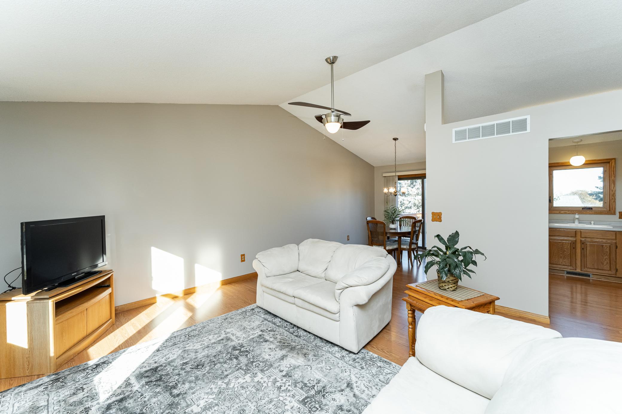 5th image of 3401 Arbor Dr Nw, Rochester, MN 55901 | MLS# 7113454