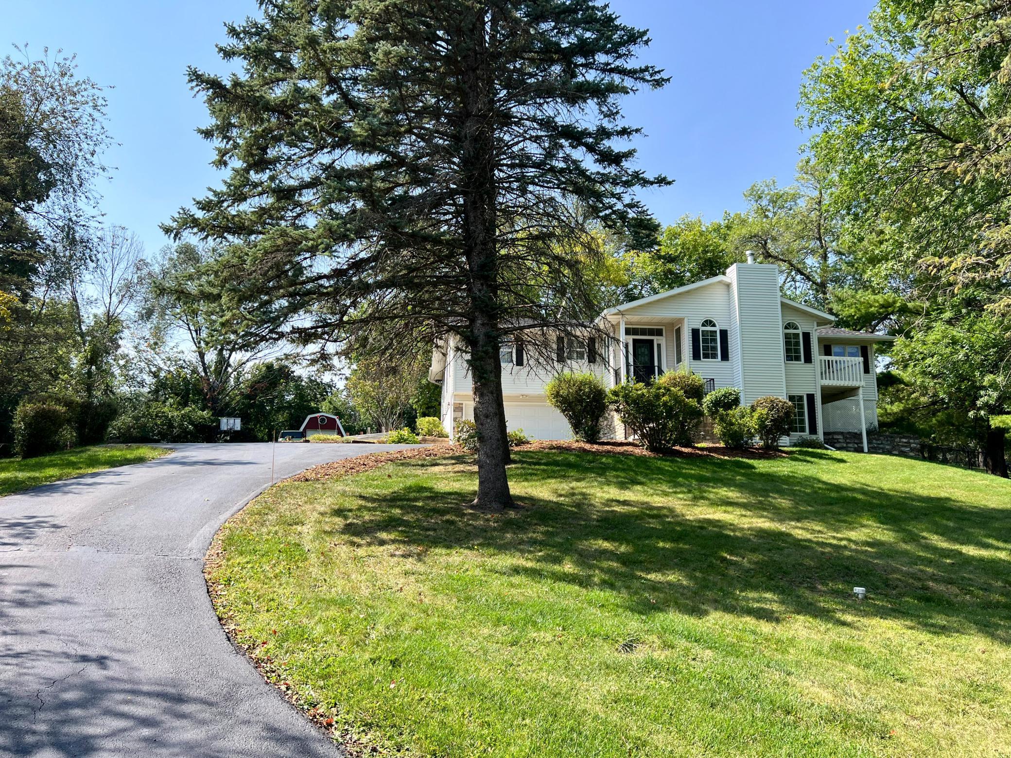 4th image of 2211 Lenwood Dr Sw, Rochester, MN 55902 | MLS# 7113518