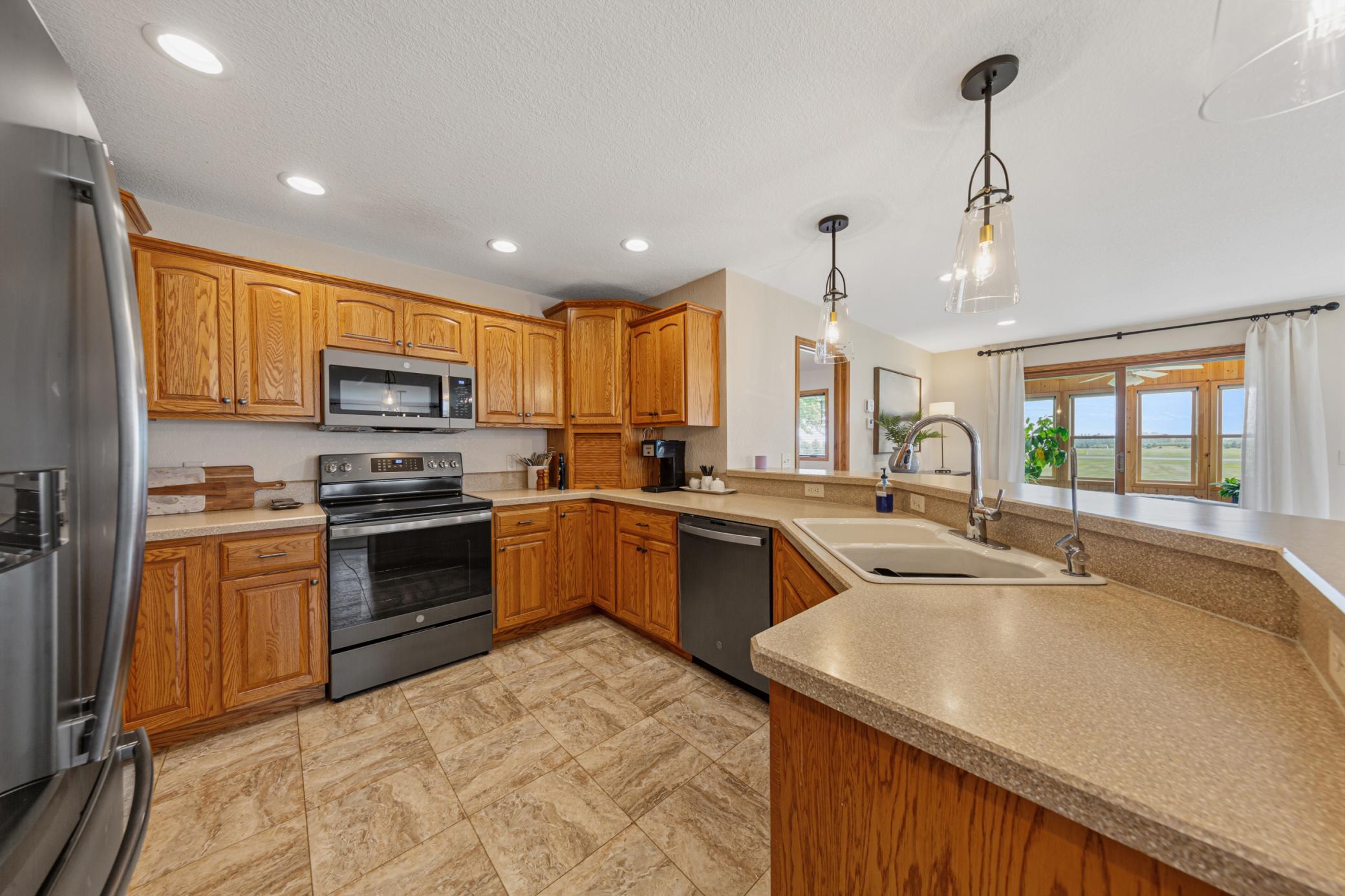 2nd image of 580 Southwind Dr, Fairmont, MN 56031 | MLS# 7113526