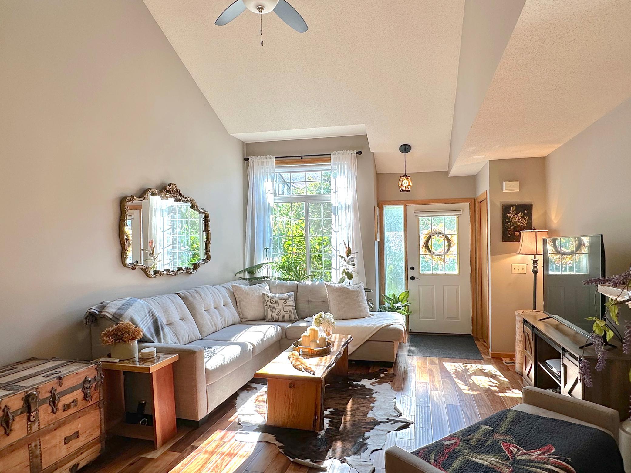 2nd image of 2352 Oakridge Cir, Hudson, WI 54016 | MLS# 7113582