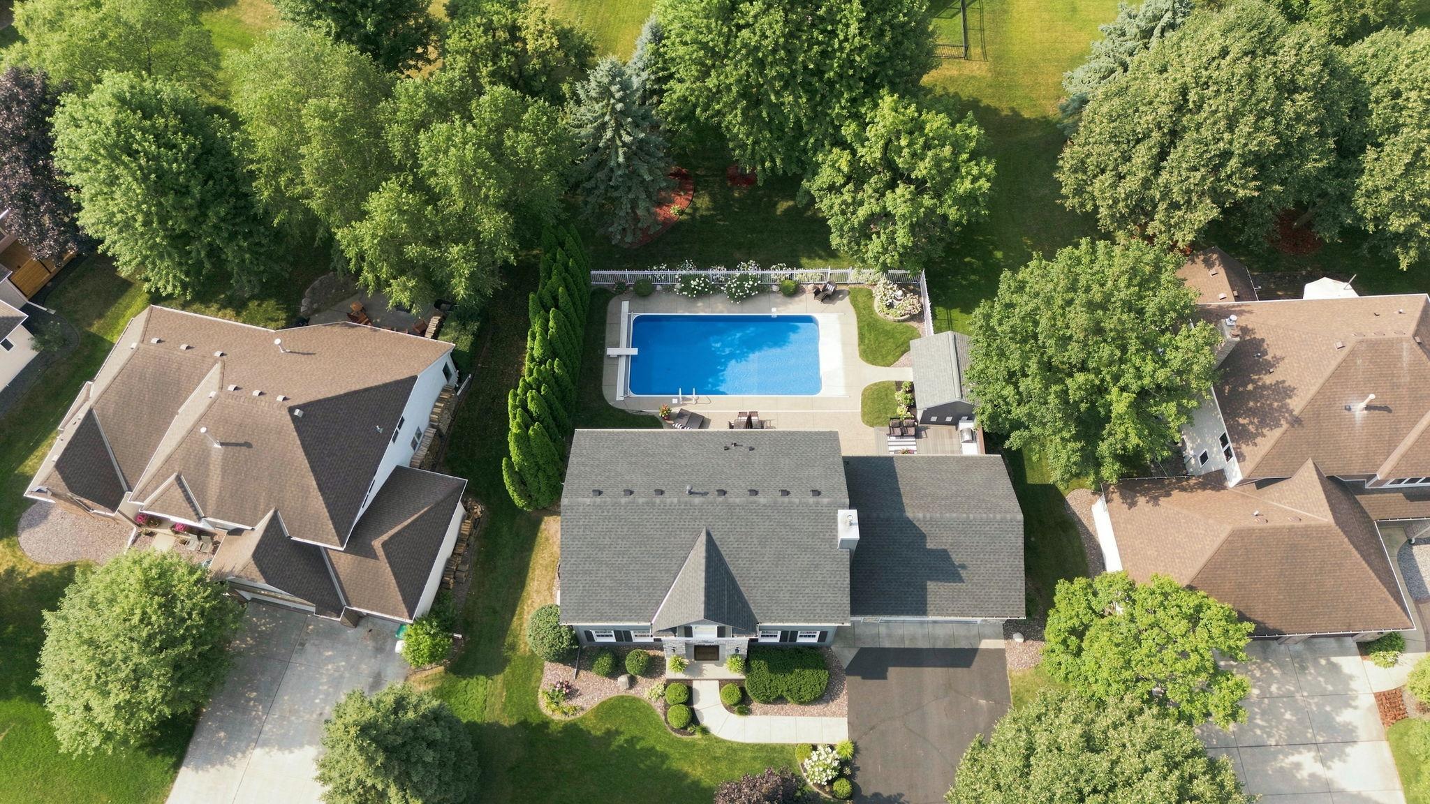 3rd image of 352 Wyndham Cir E, Saint Paul, MN 55112 | MLS# 7113595