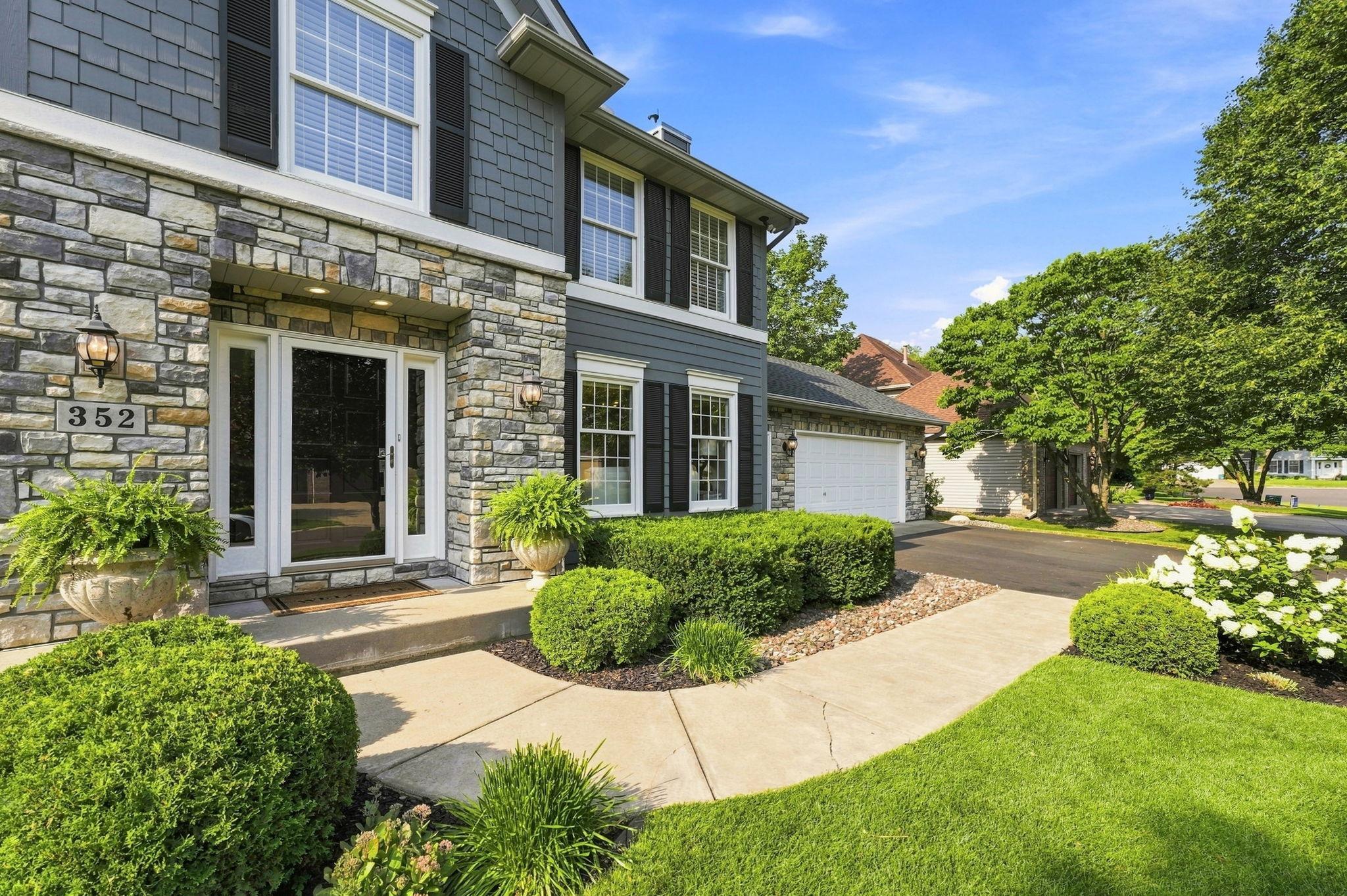 5th image of 352 Wyndham Cir E, Saint Paul, MN 55112 | MLS# 7113595