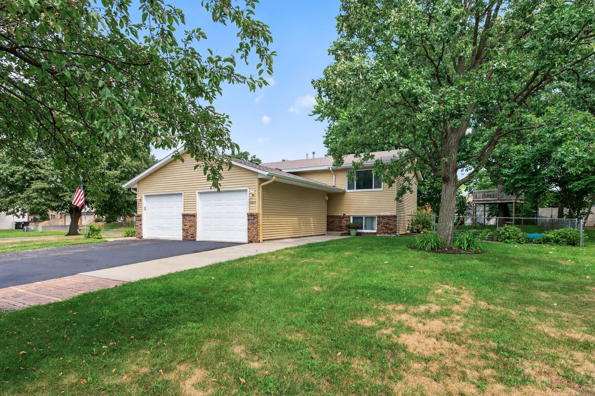 2nd image of 10665 Hummingbird St Nw, Minneapolis, MN 55433 | MLS# 7113683