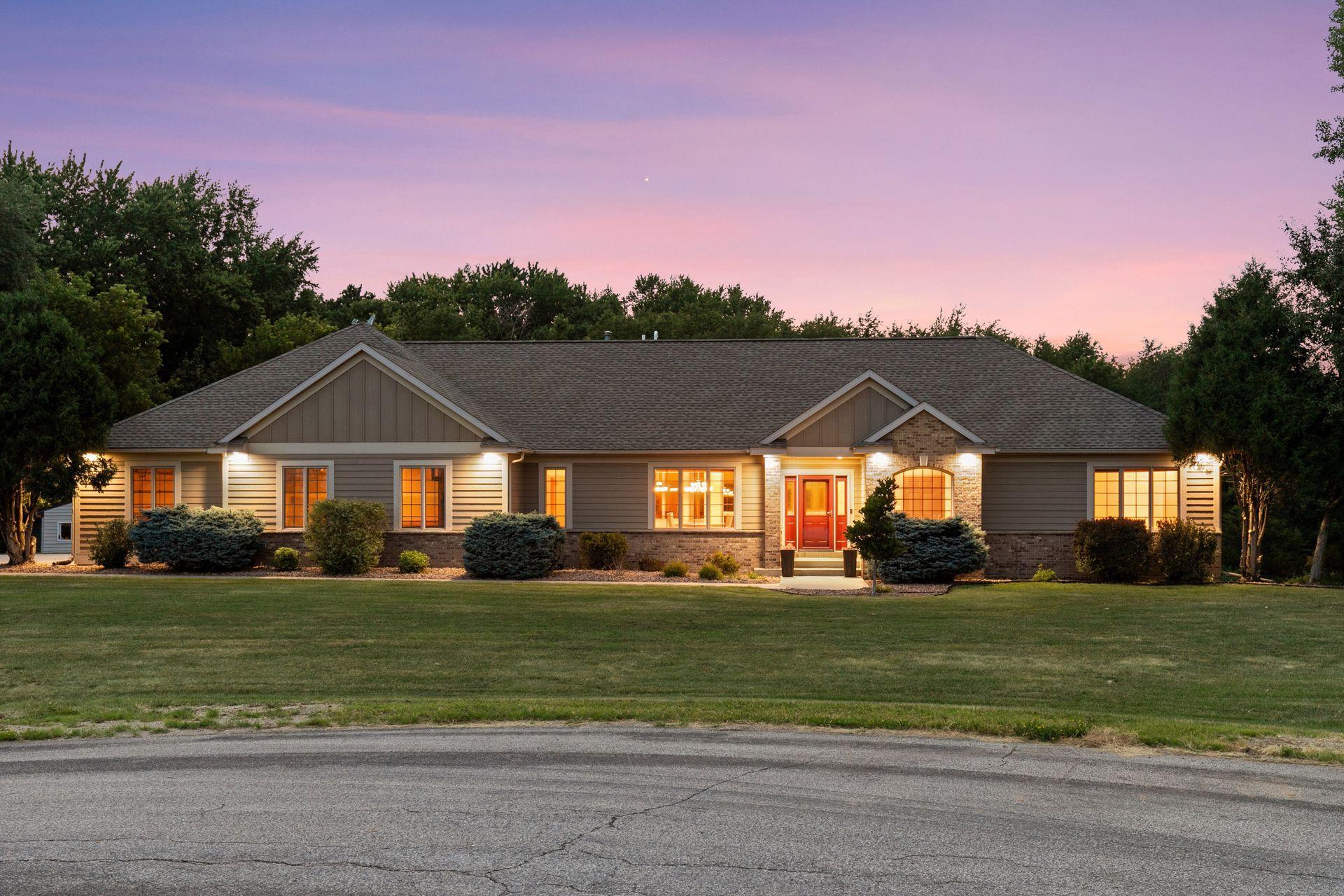 3rd image of 1057 Ridge Crest Ln Nw, Rochester, MN 55901 | MLS# 7113700