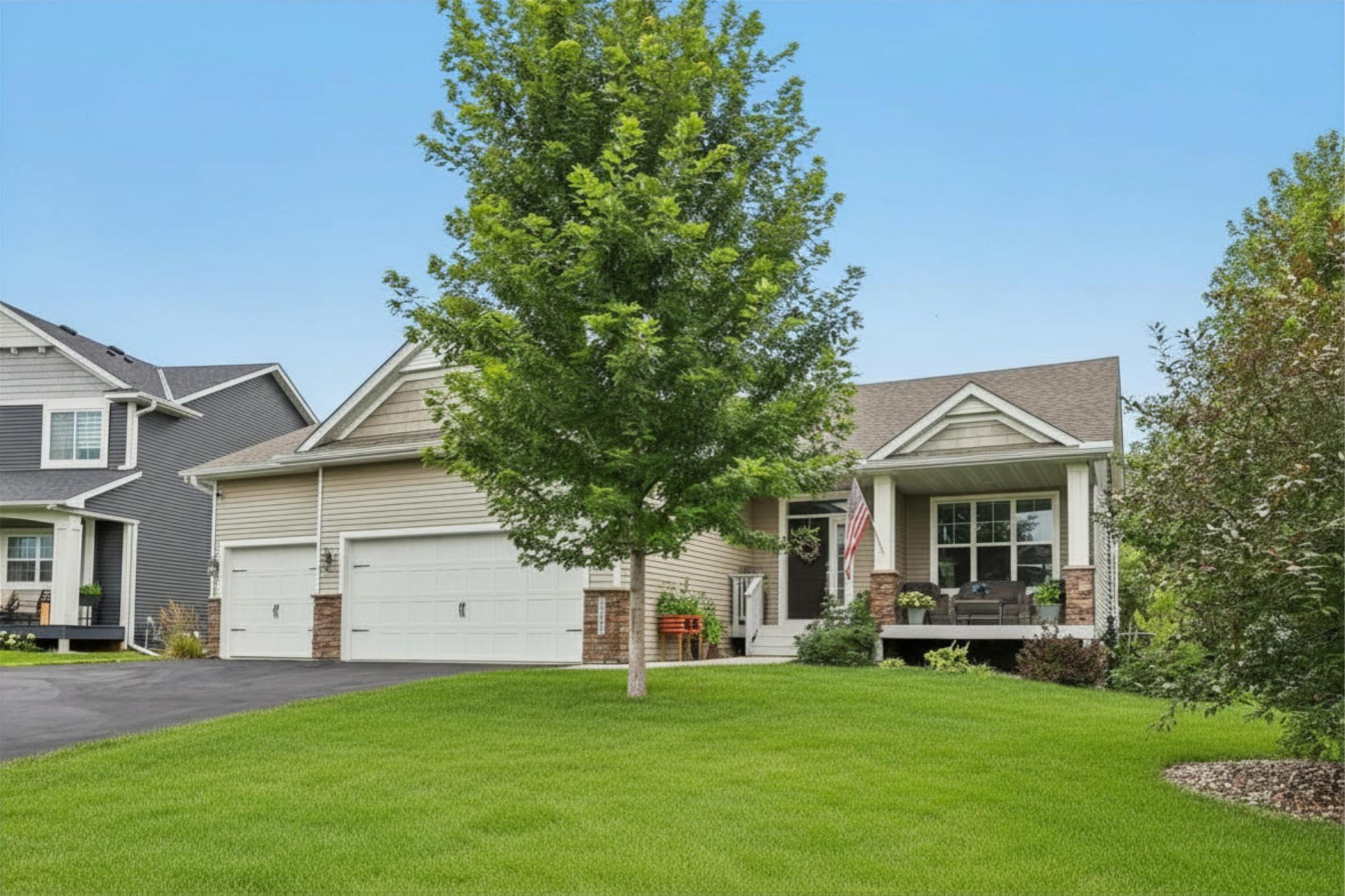 2nd image of 17301 Eastwood Ave, Lakeville, MN 55044 | MLS# 7113723