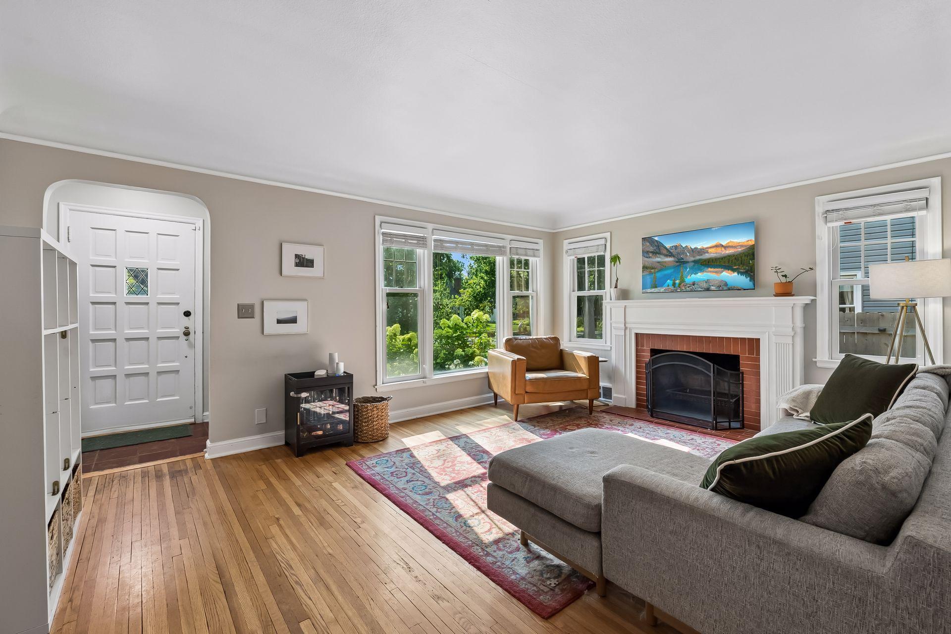 3rd image of 3220 Kentucky Ave S, Saint Louis Park, MN 55426 | MLS# 7113755