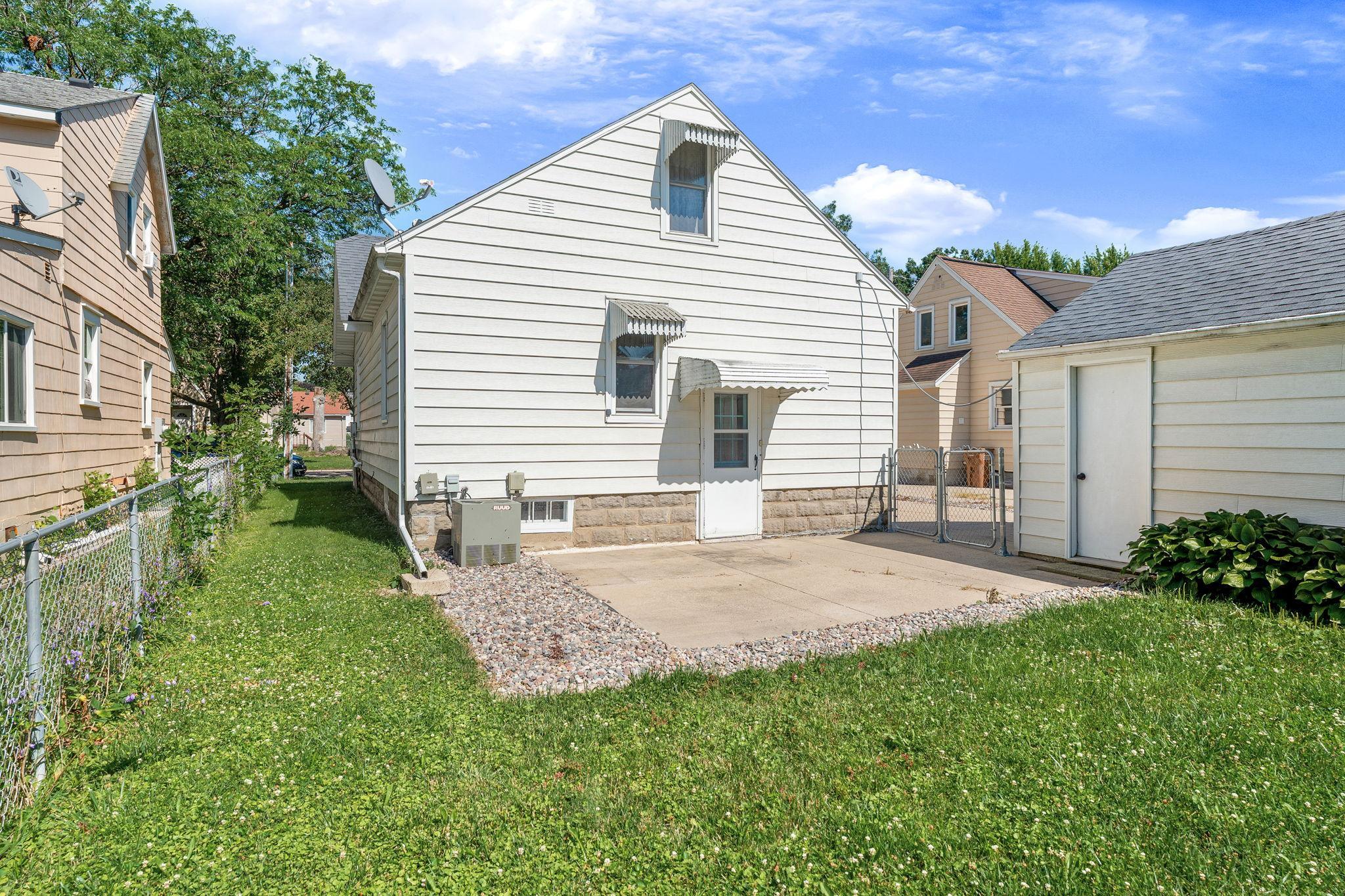 2nd image of 909 11th St Nw, Austin, MN 55912 | MLS# 7113788