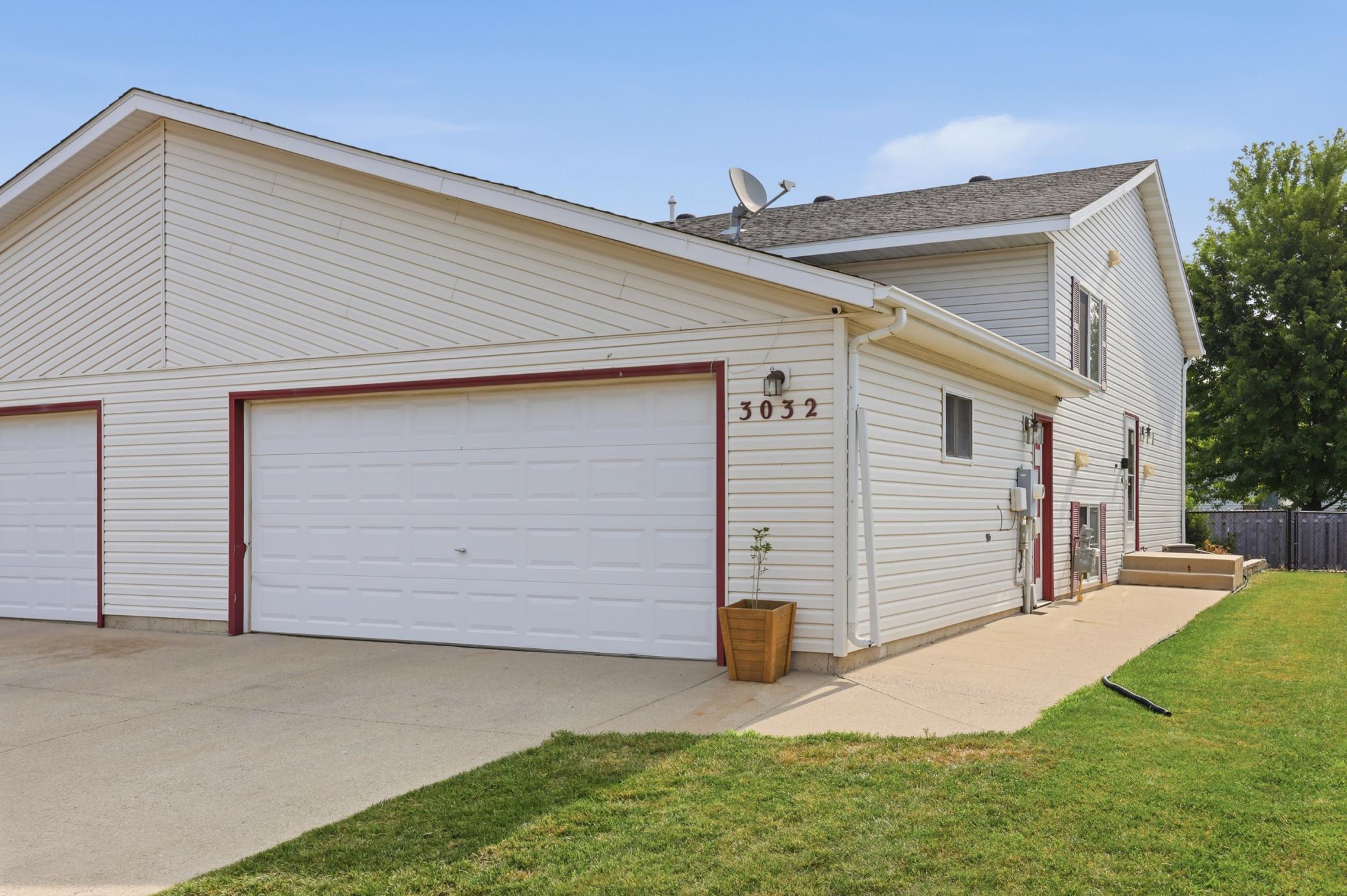 2nd image of 3032 32nd St S, Fargo, ND 58103 | MLS# 7113799