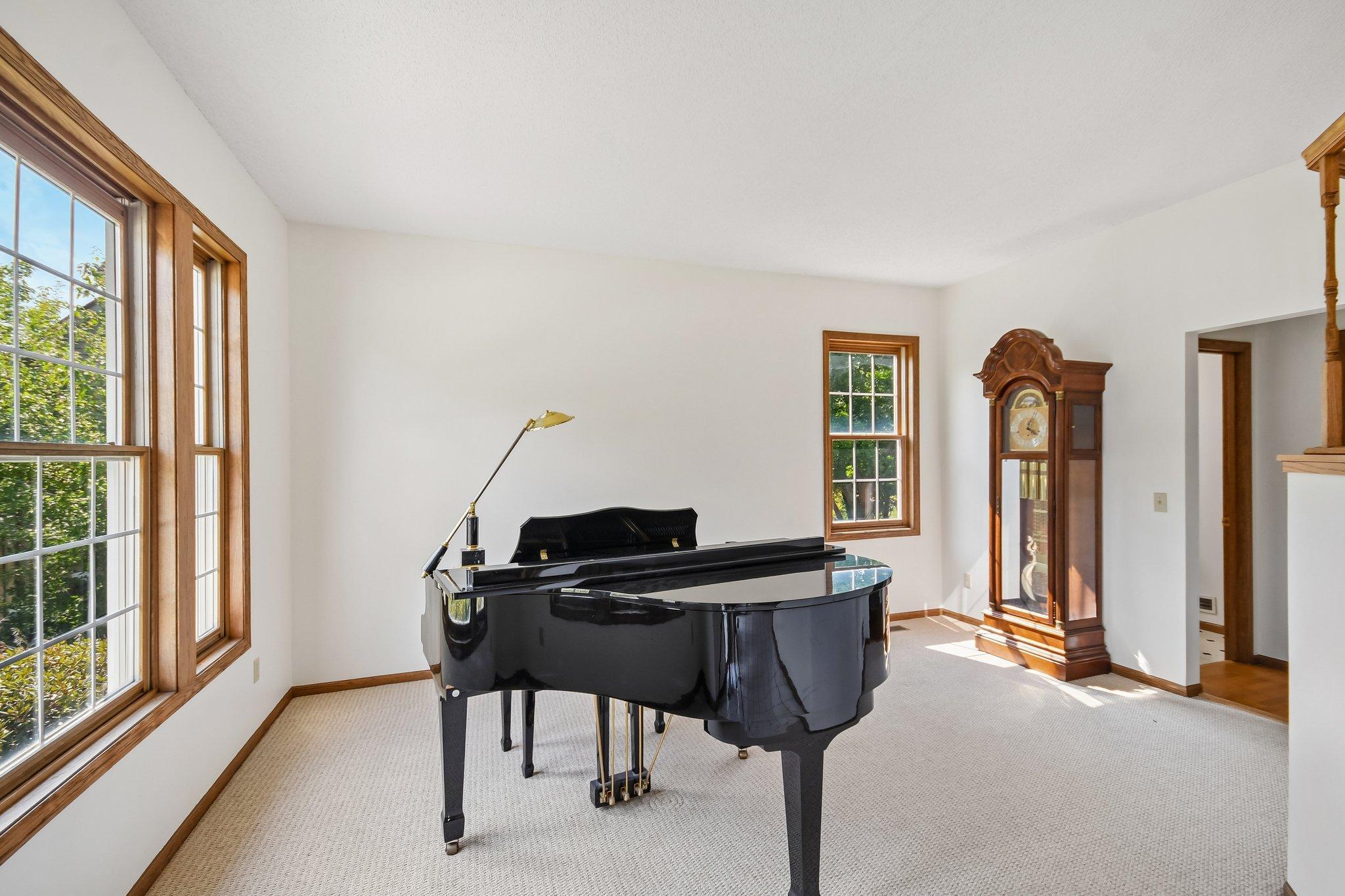 4th image of 503 Abbey Wy, Mendota Heights, MN 55120 | MLS# 7113868