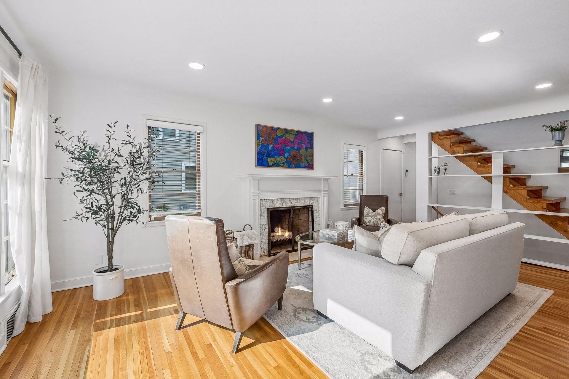 3rd image of 5712 York Ave S, Edina, MN 55410 | MLS# 7113914