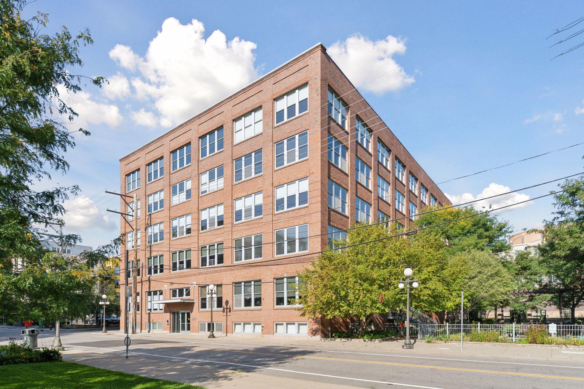 5th image of 225 9th St E, Saint Paul, MN 55101
