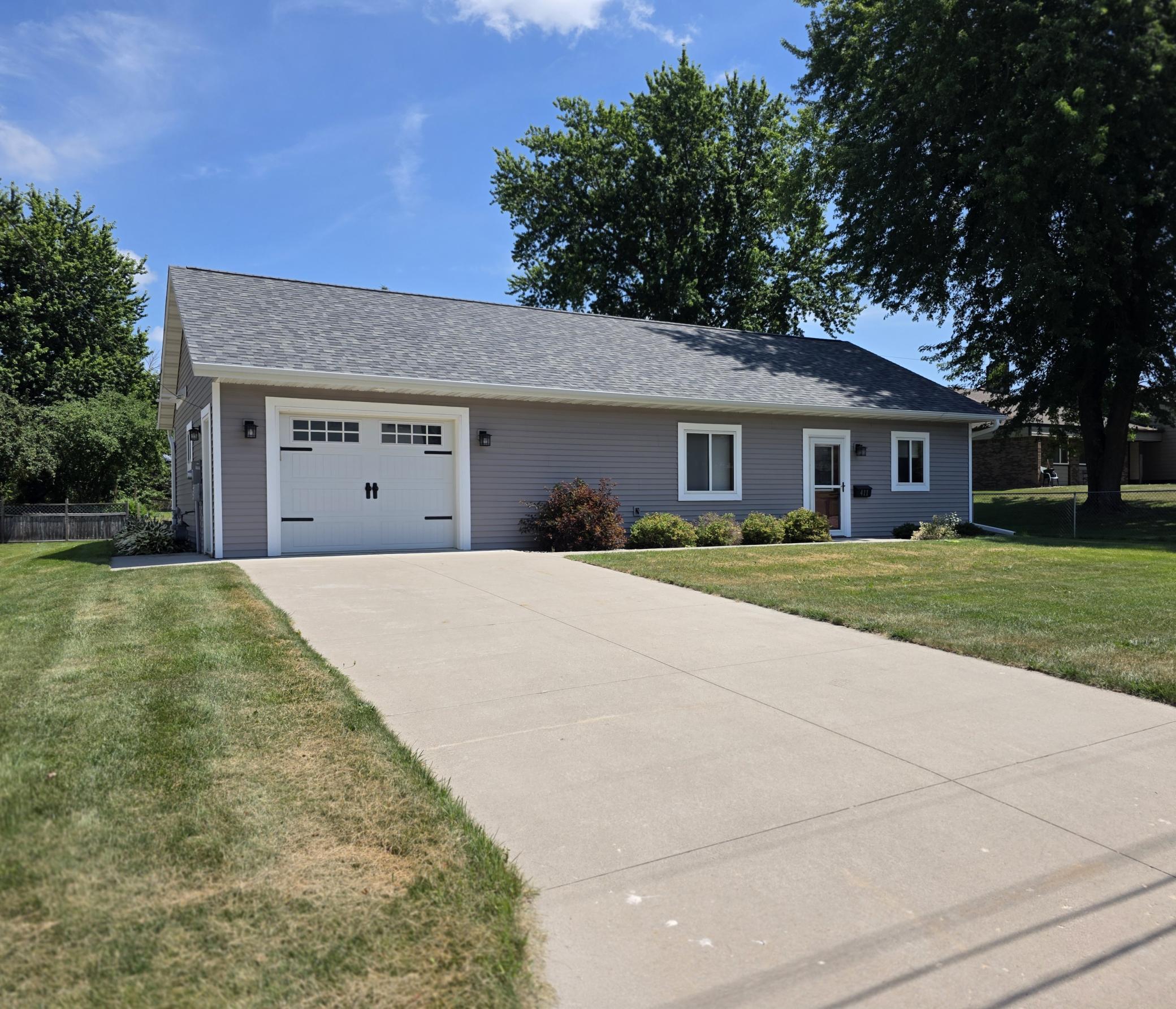1st image of 411 Bullis St, Kenyon, MN 55946 | MLS# 7113966