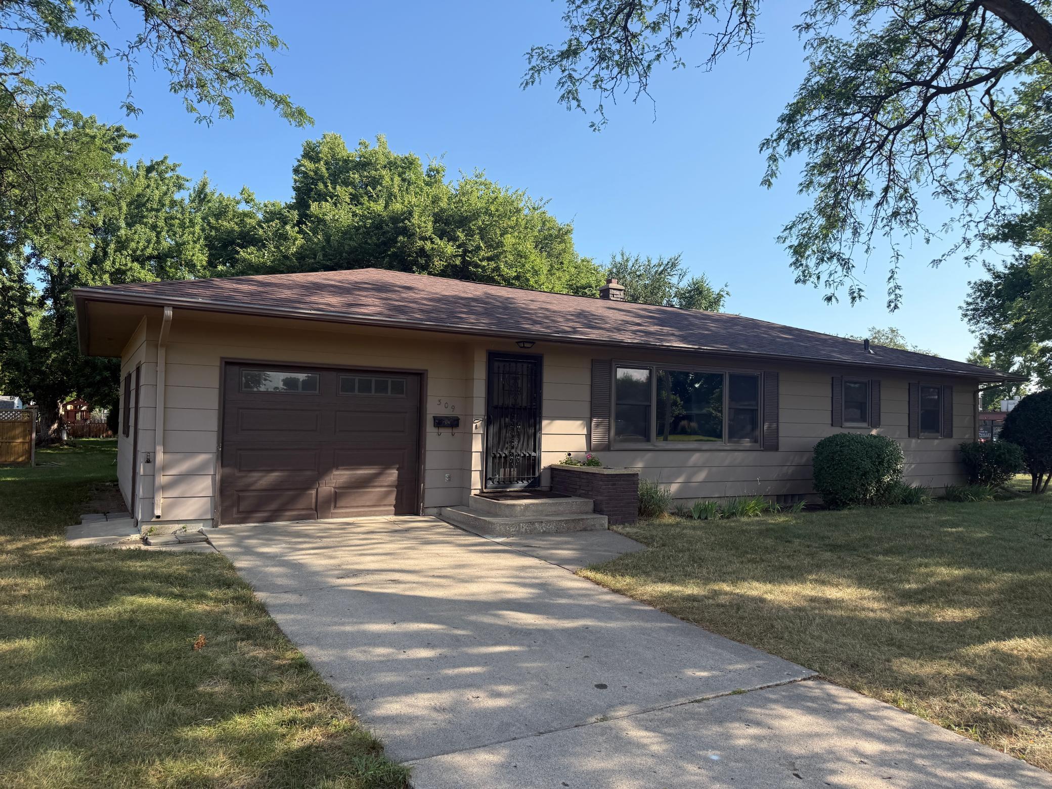 Homes for sale in Redwood Falls, MN | 309 Fallwood Rd, Redwood Falls, MN 56283 | MLS# 7114004