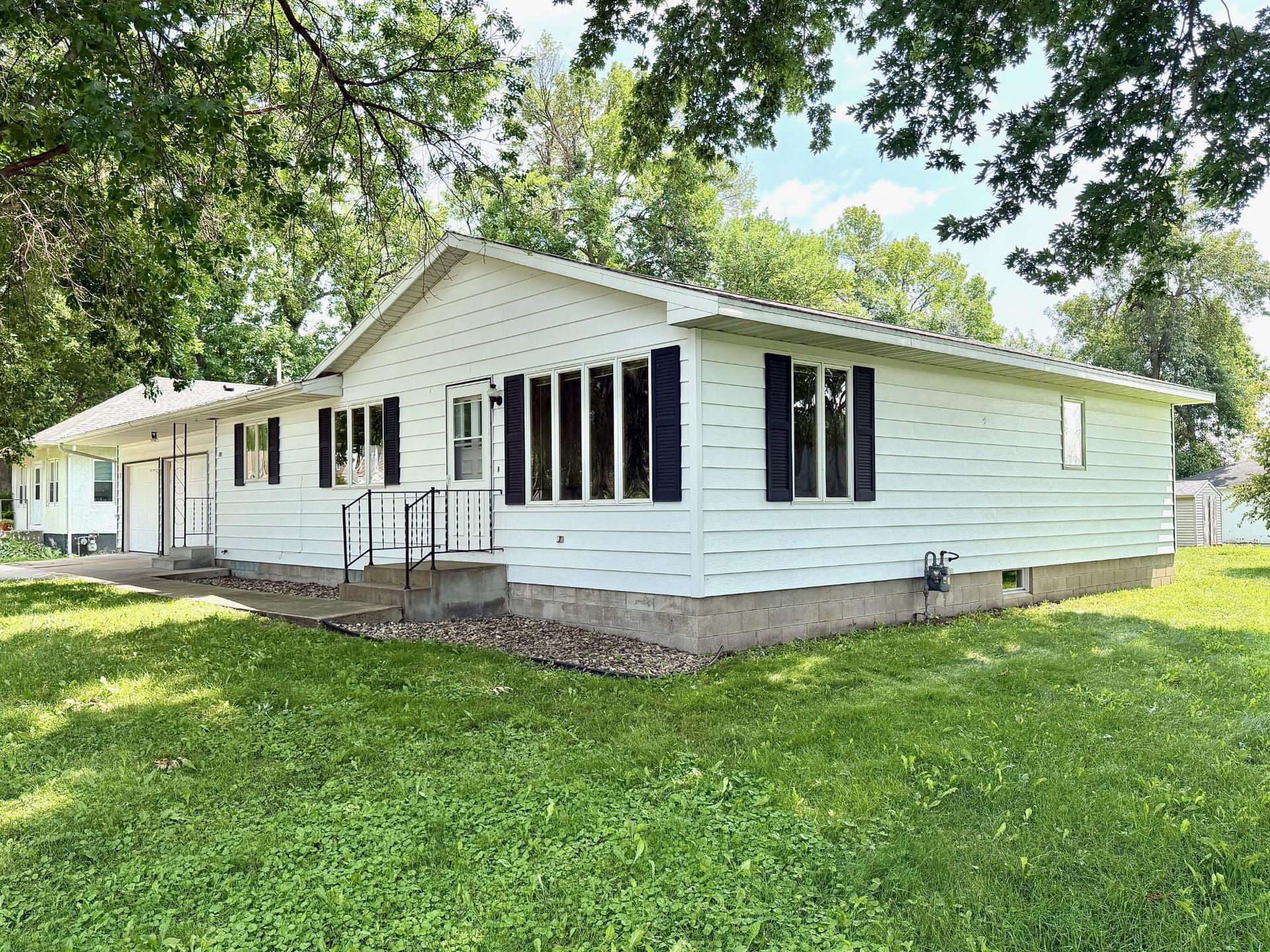 2nd image of 305 W 3rd St, Winthrop, MN 55396 | MLS# 7114011
