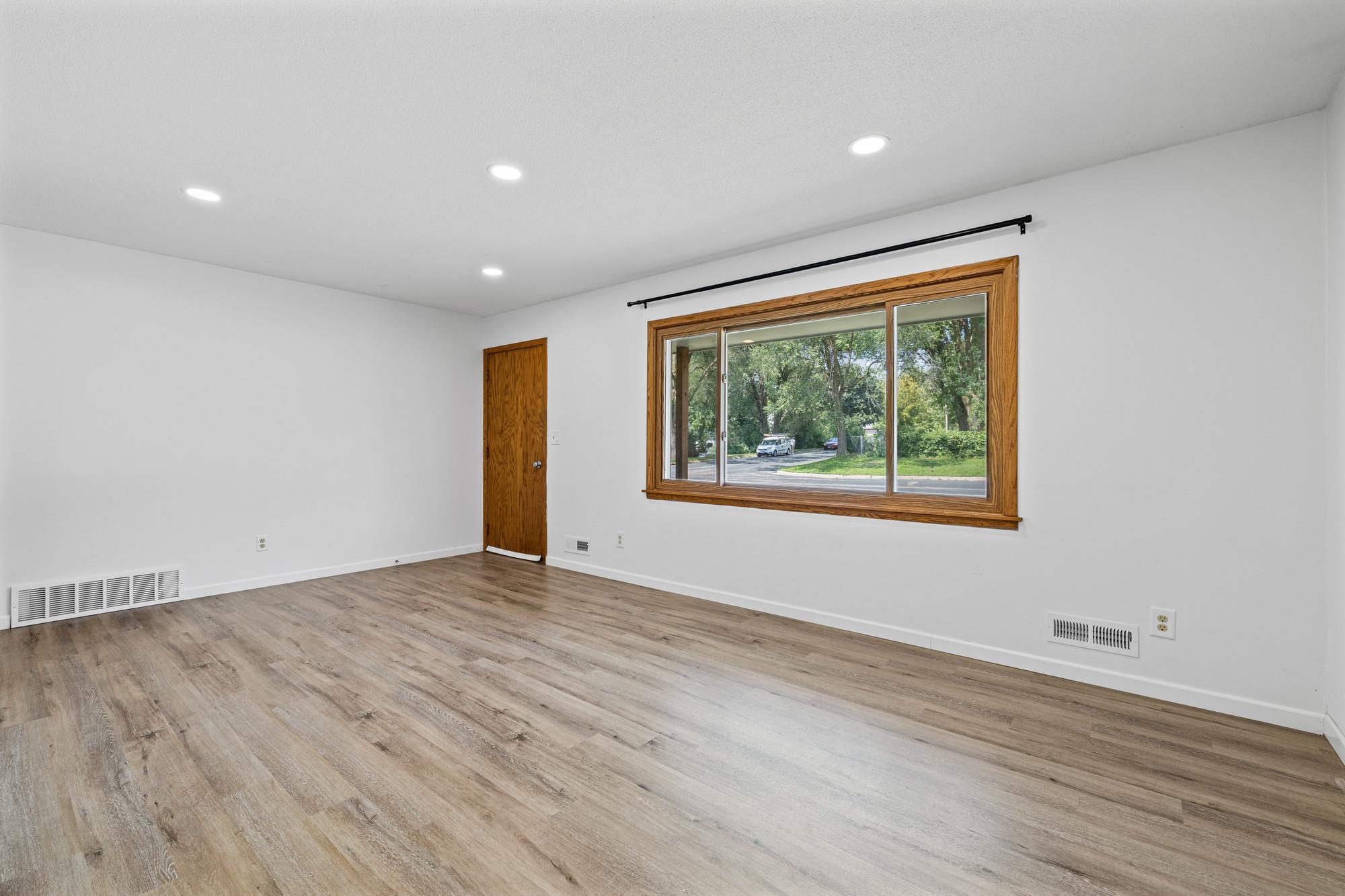 2nd image of 4321 Pleasant St Se, Prior Lake, MN 55372 | MLS# 7114021