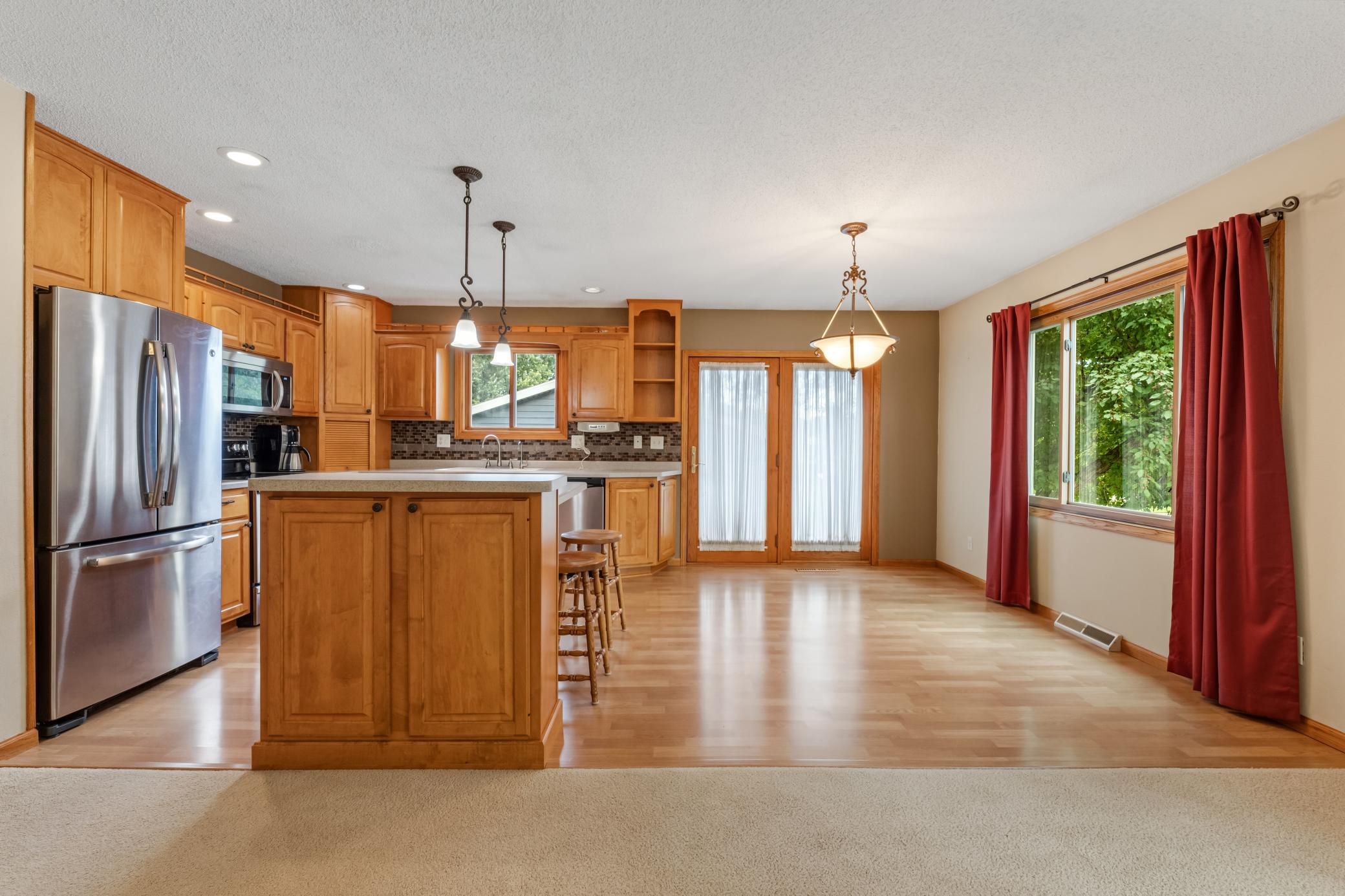 2nd image of 1218 Poplar St, La Crescent, MN 55947 | MLS# 7114172