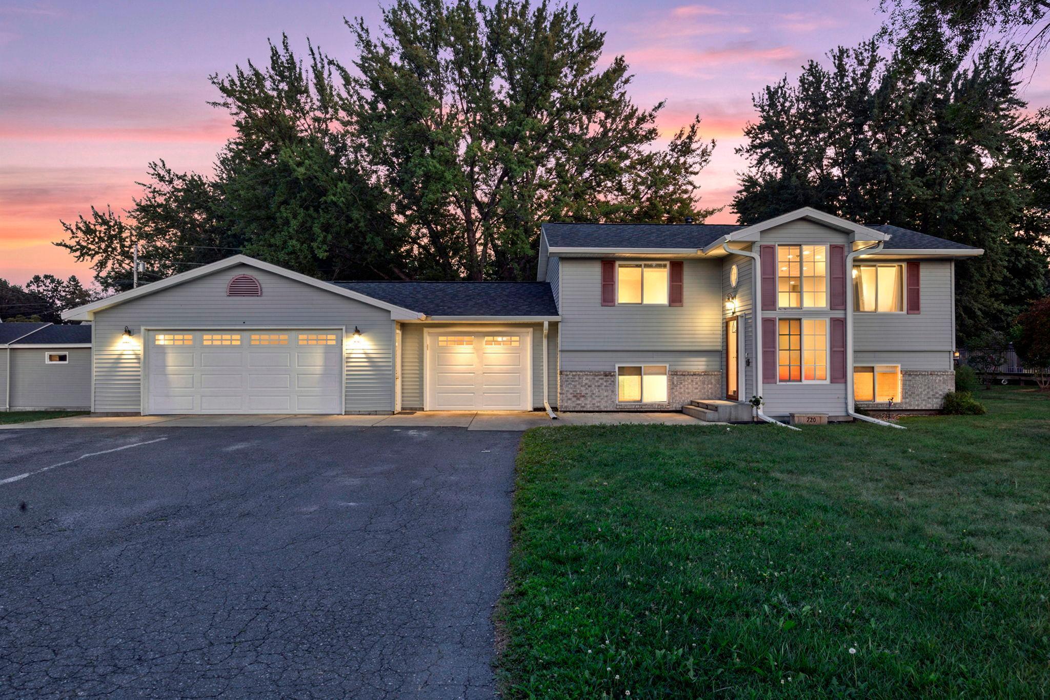1st image of 720 W 2nd St, Rush City, MN 55069 | MLS# 7114179