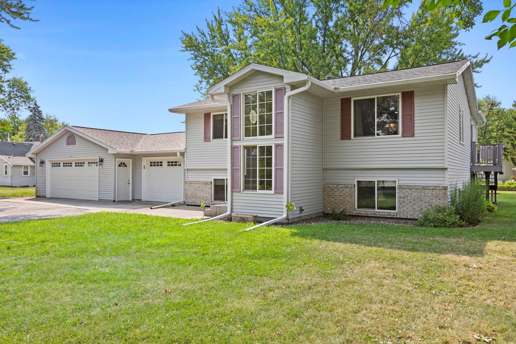 2nd image of 720 W 2nd St, Rush City, MN 55069 | MLS# 7114179