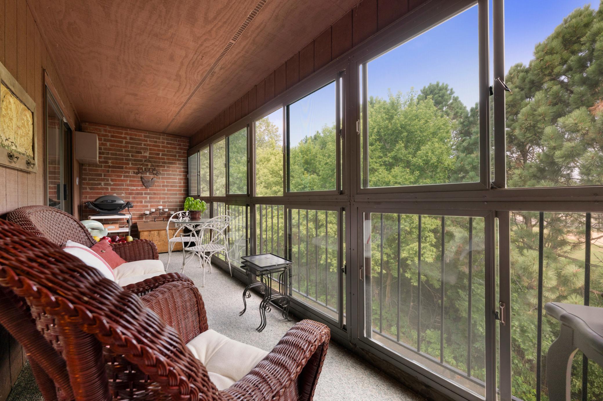 4th image of 1800 Riverwood Dr #301, Burnsville, MN 55337 | MLS# 7114233