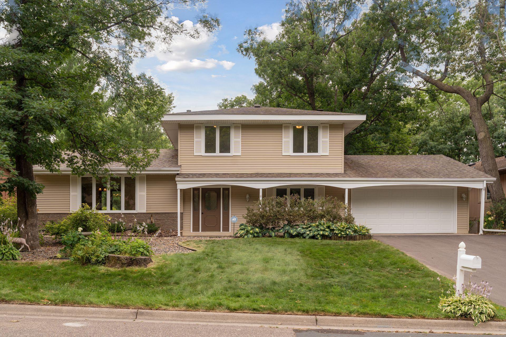 2nd image of 1086 Carlton Dr, Saint Paul, MN 55126 | MLS# 7114284