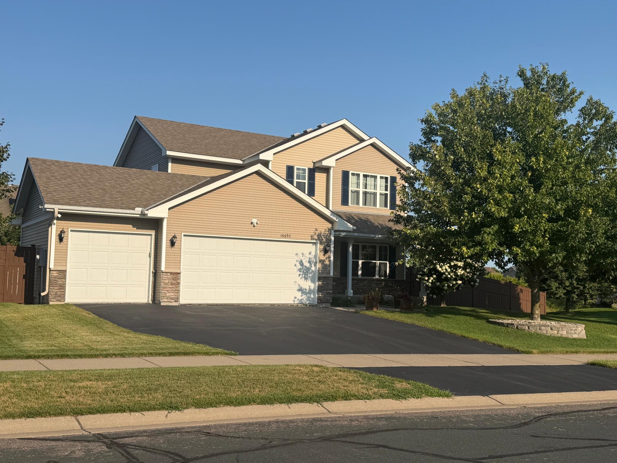 1st image of 16692 Dodd Ln, Lakeville, MN 55044 | MLS# 7114294