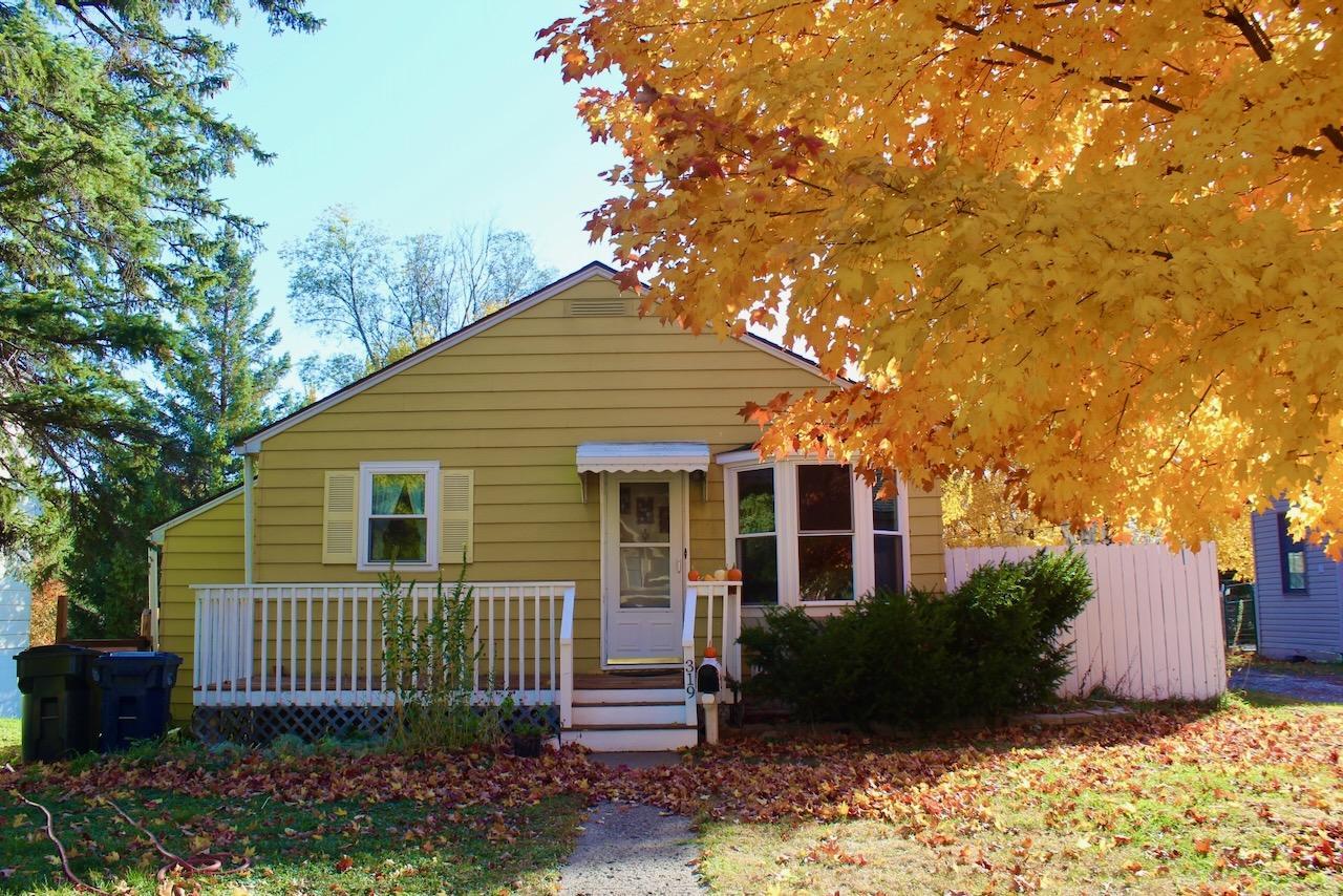 2nd image of 319 W Douglas Ave, Fergus Falls, MN 56537 | MLS# 7114353