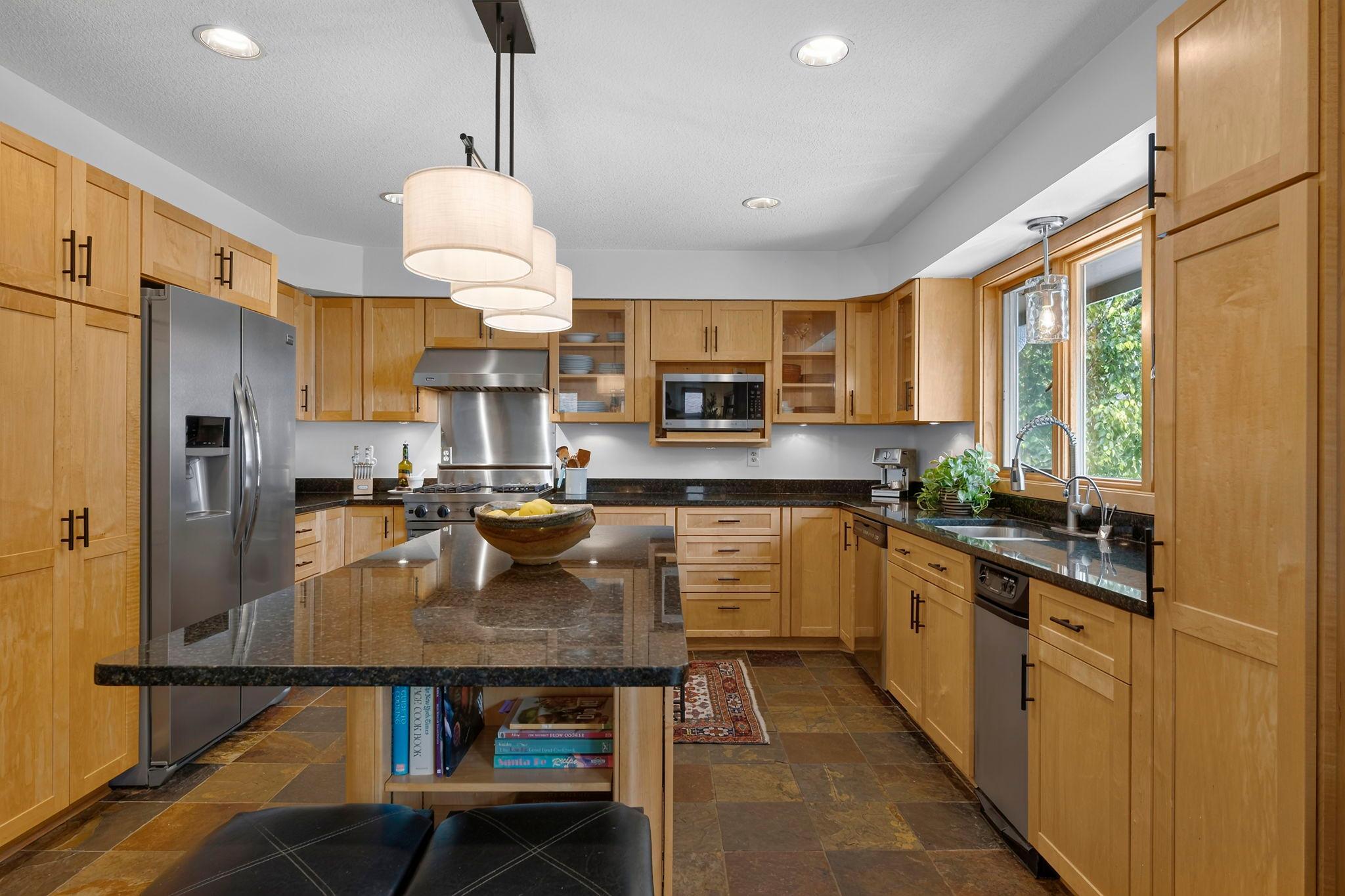 5th image of 162 Peninsula Rd, Minneapolis, MN 55441 | MLS# 7114365