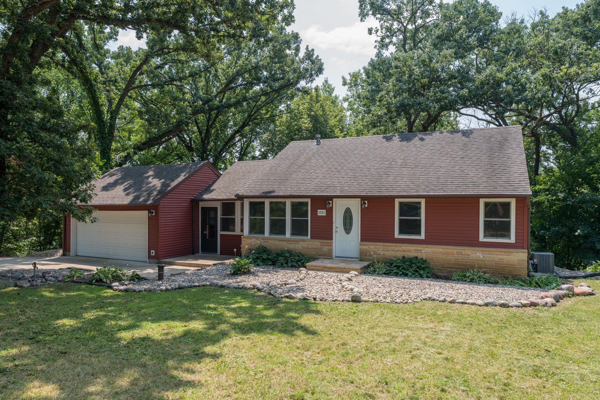2nd image of 1511 Beaver Ave, Mankato, MN 56001 | MLS# 7114371