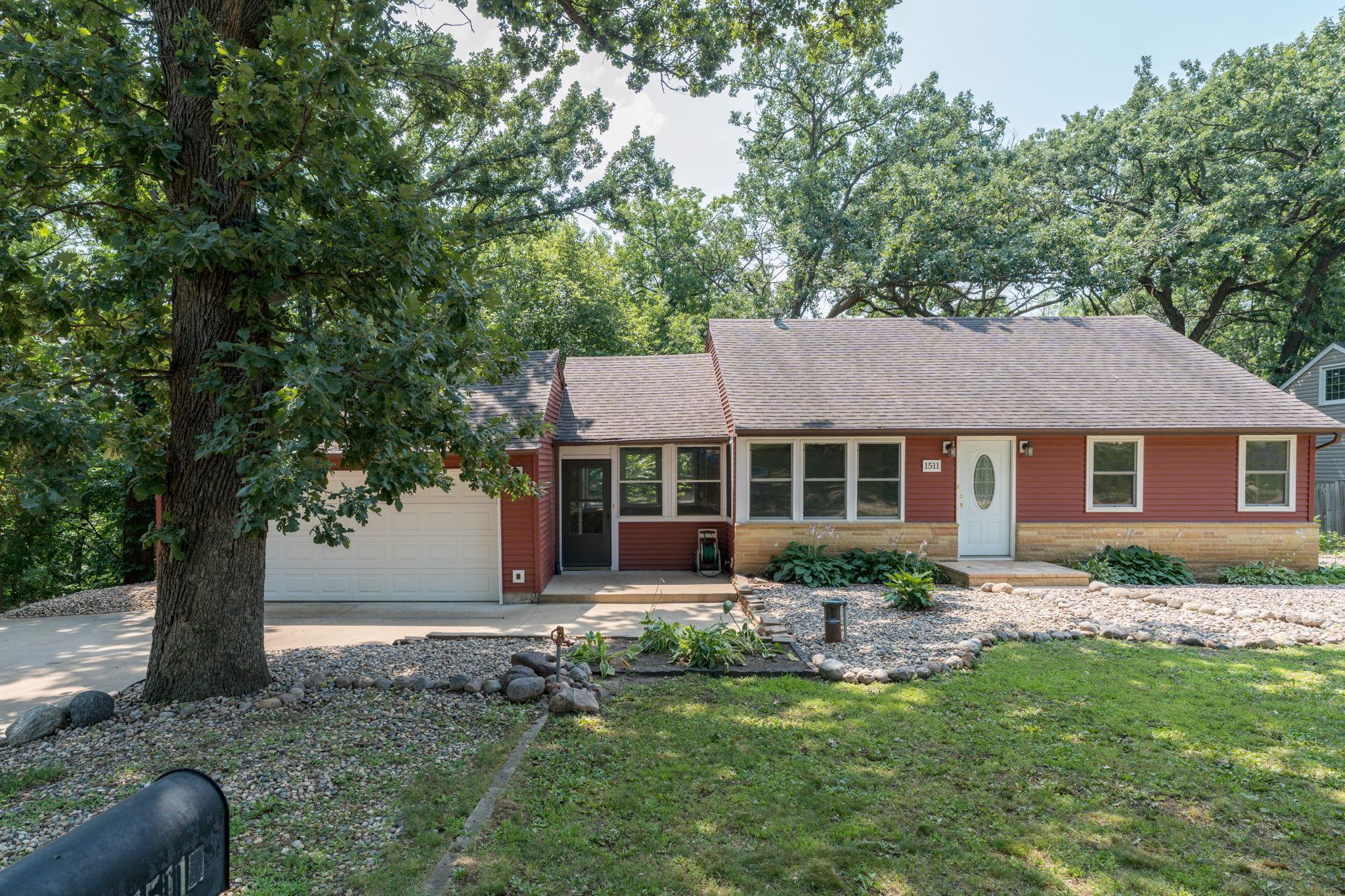 1st image of 1511 Beaver Ave, Mankato, MN 56001 | MLS# 7114371