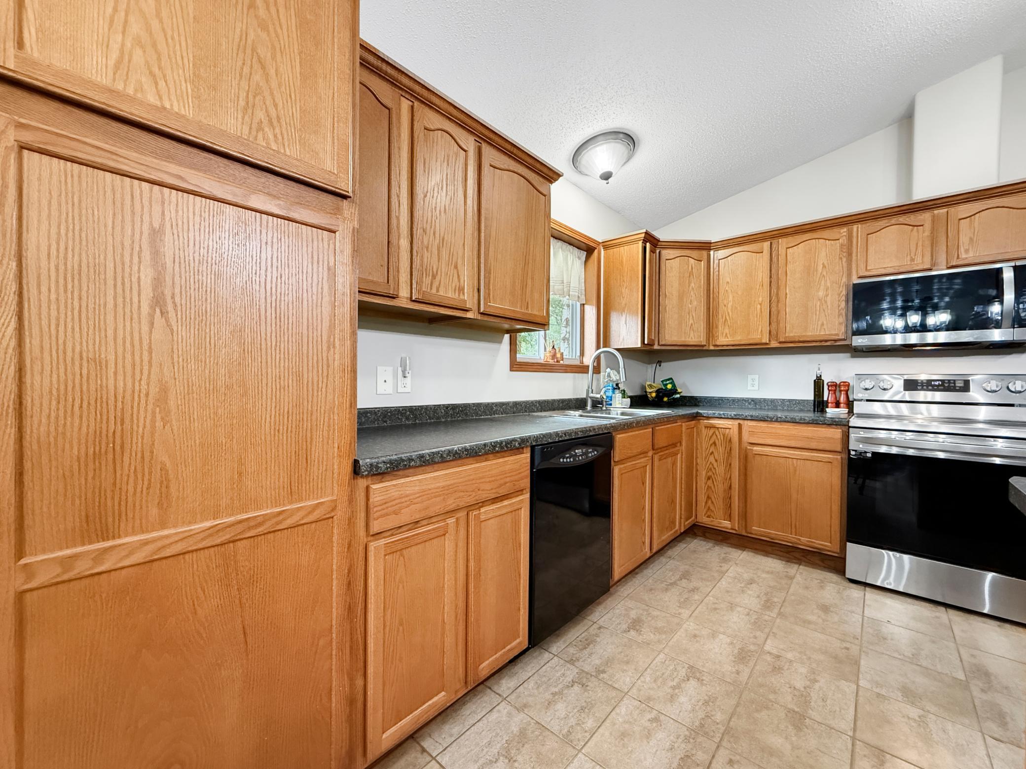 4th image of 4437 Scotchpine Ct Nw, Bemidji, MN 56601 | MLS# 7114398