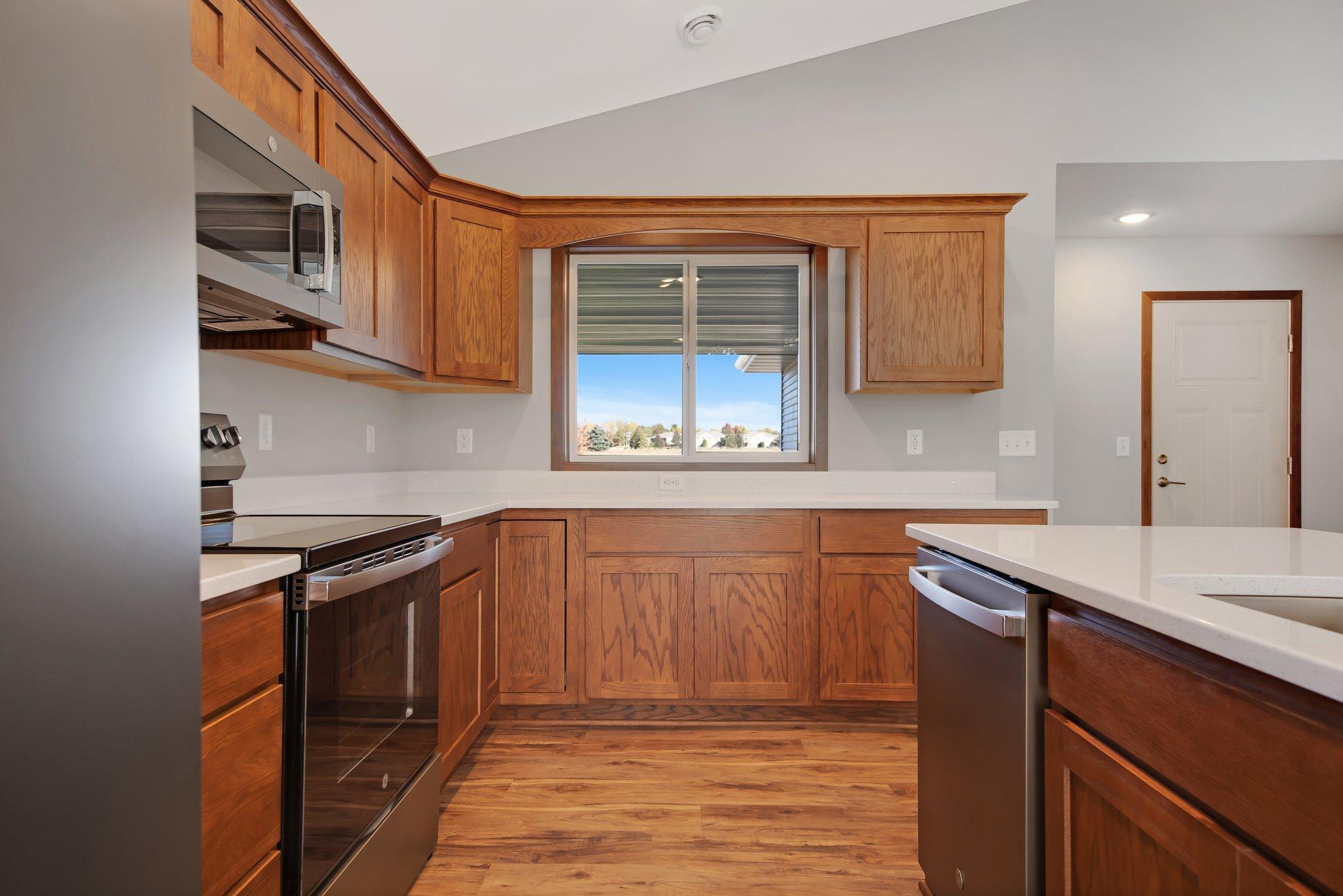 4th image of 301 Gateway Pkwy, Osceola, WI 54020 | MLS# 7114410