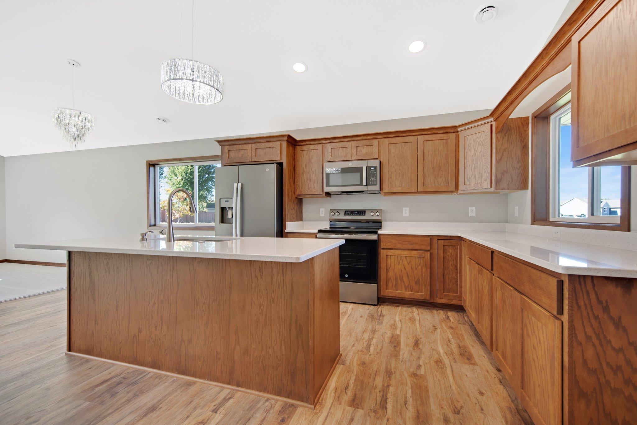 3rd image of 301 Gateway Pkwy, Osceola, WI 54020 | MLS# 7114410
